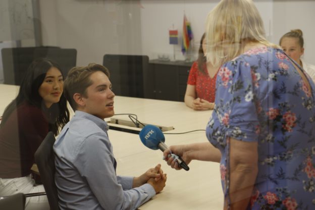 Ungdom fra ekspertgruppen intervjues