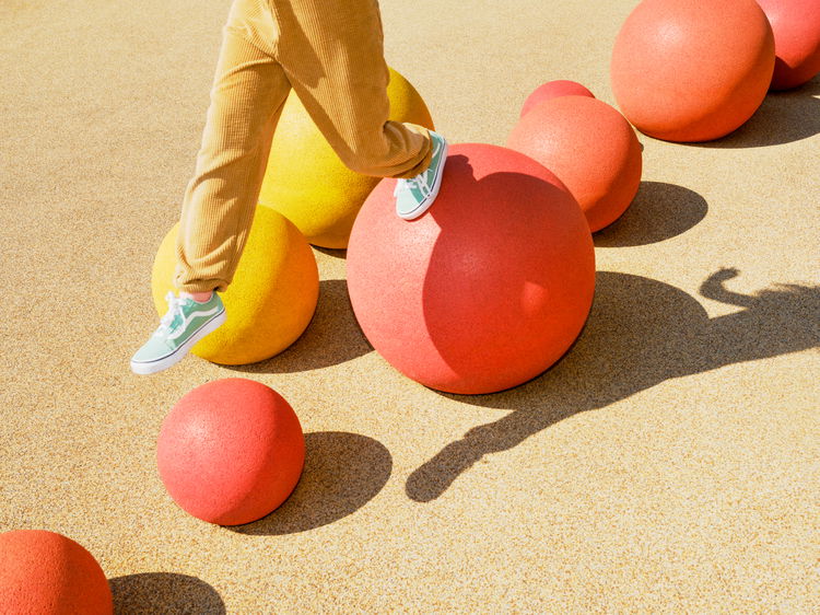 Barneombudet: lek på store røde baller