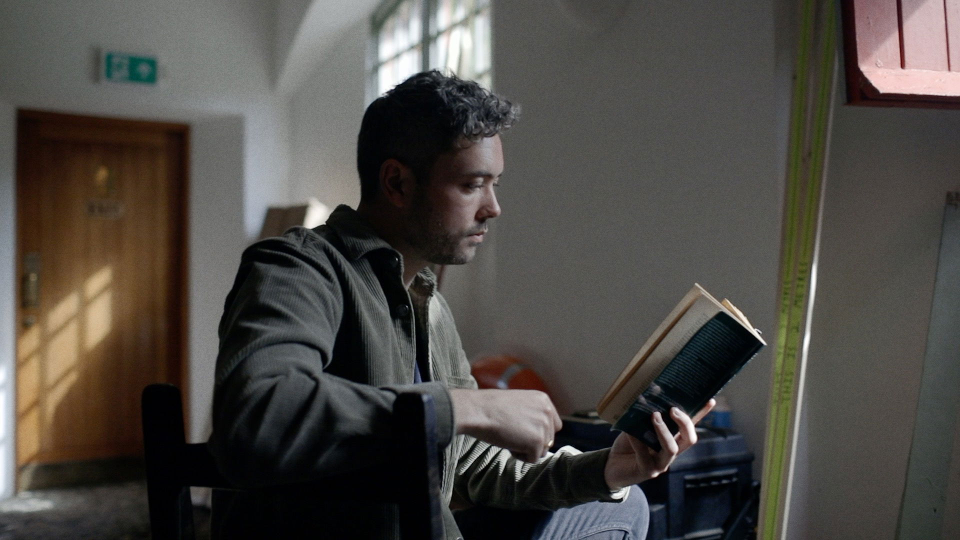 Queens read by Sean Hewitt 4