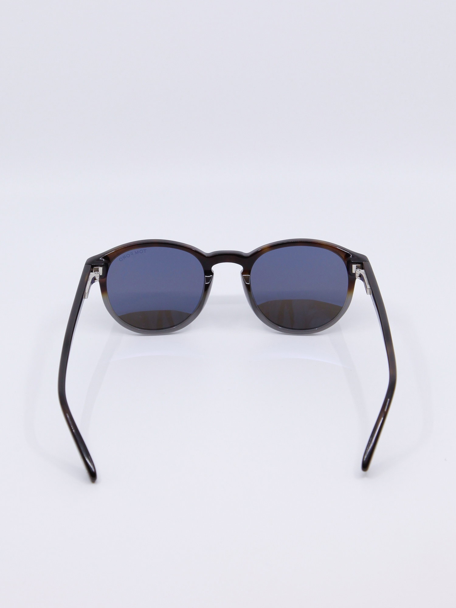 Rund klassisk solbrille i grå og brun