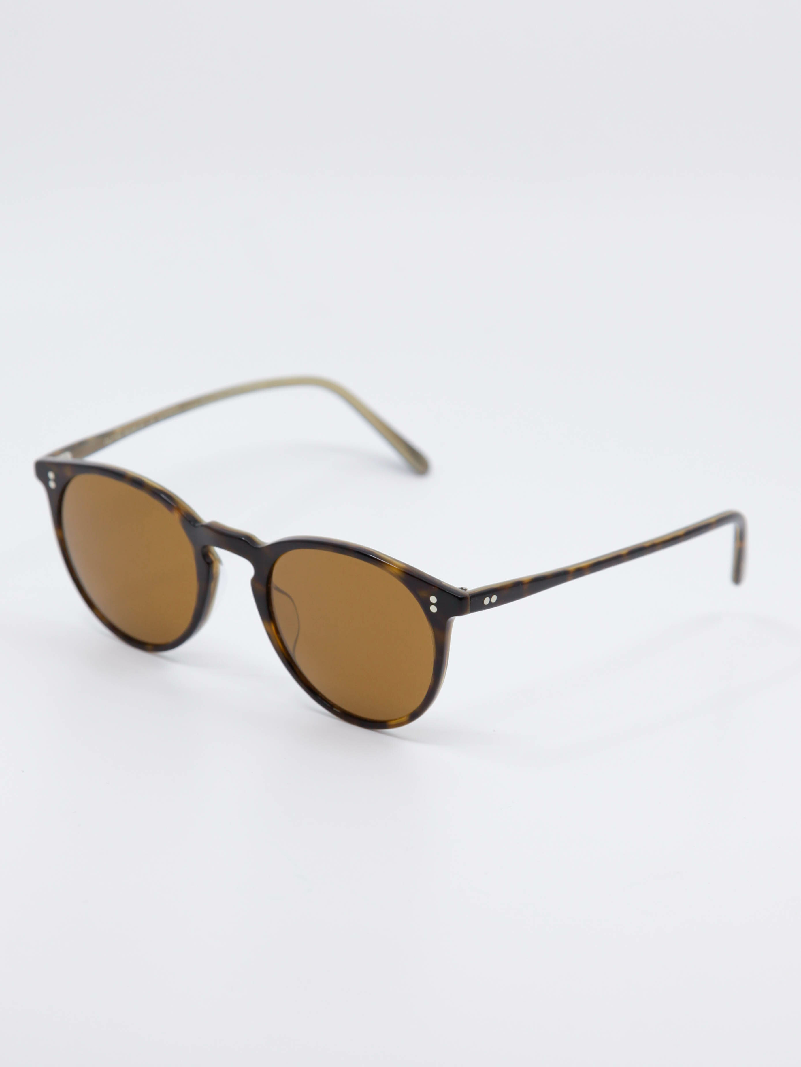 Rund og brun solbrille, med brune glass