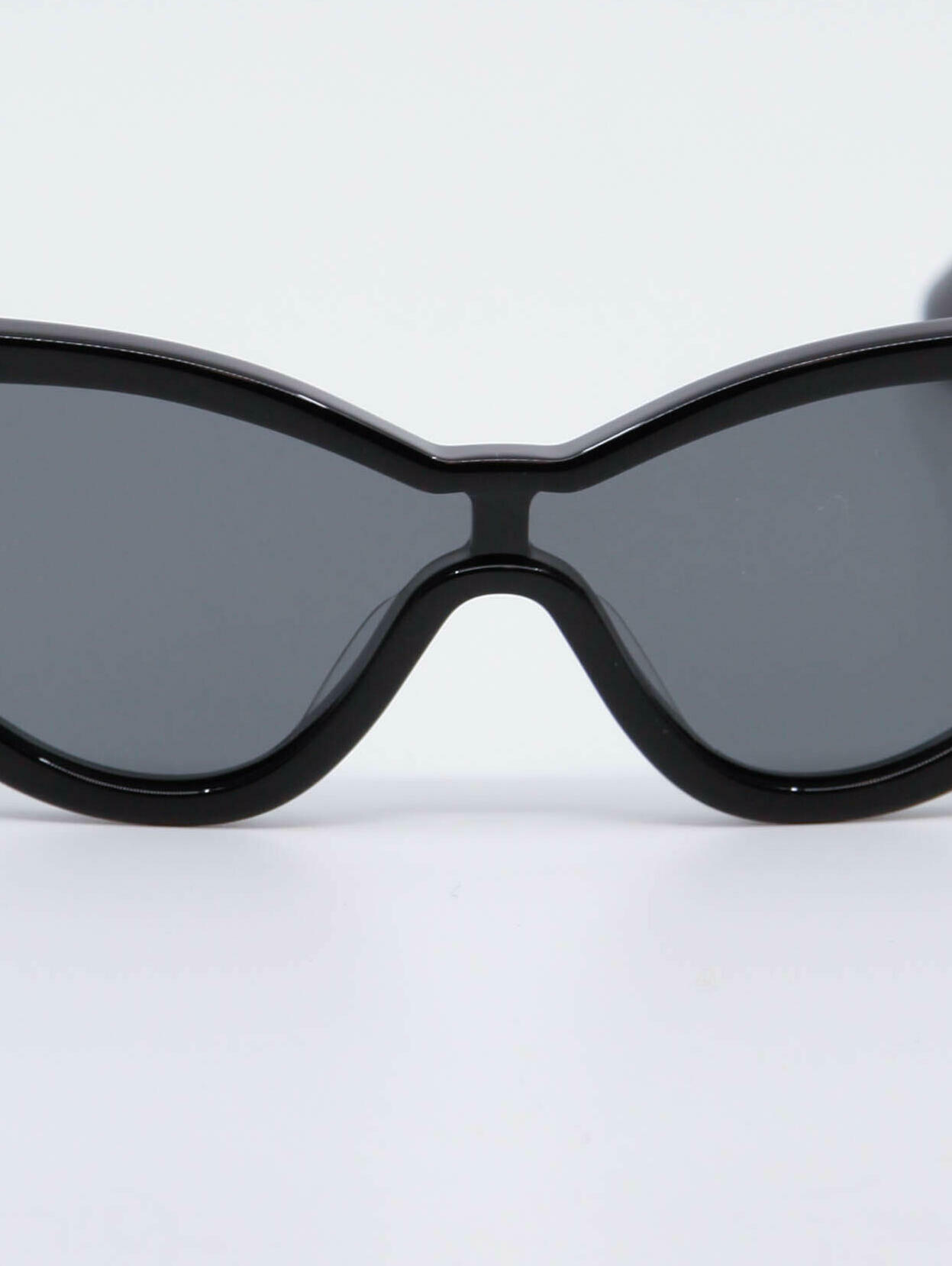 Cat-eye solbrille i svart