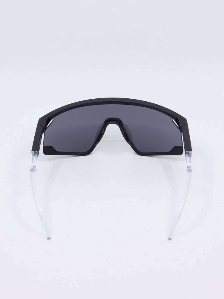 Svart sportssolbrille