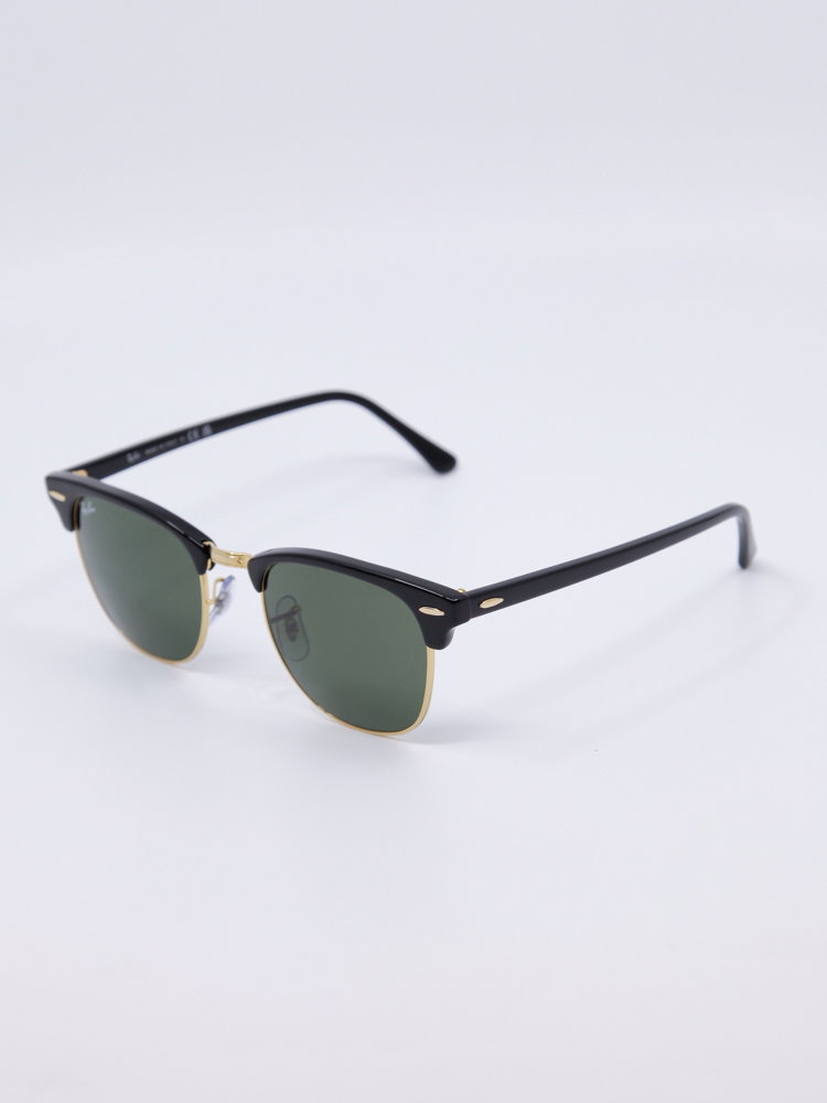 Klassisk Ray-Ban solbrille i svart med gulldetaljer