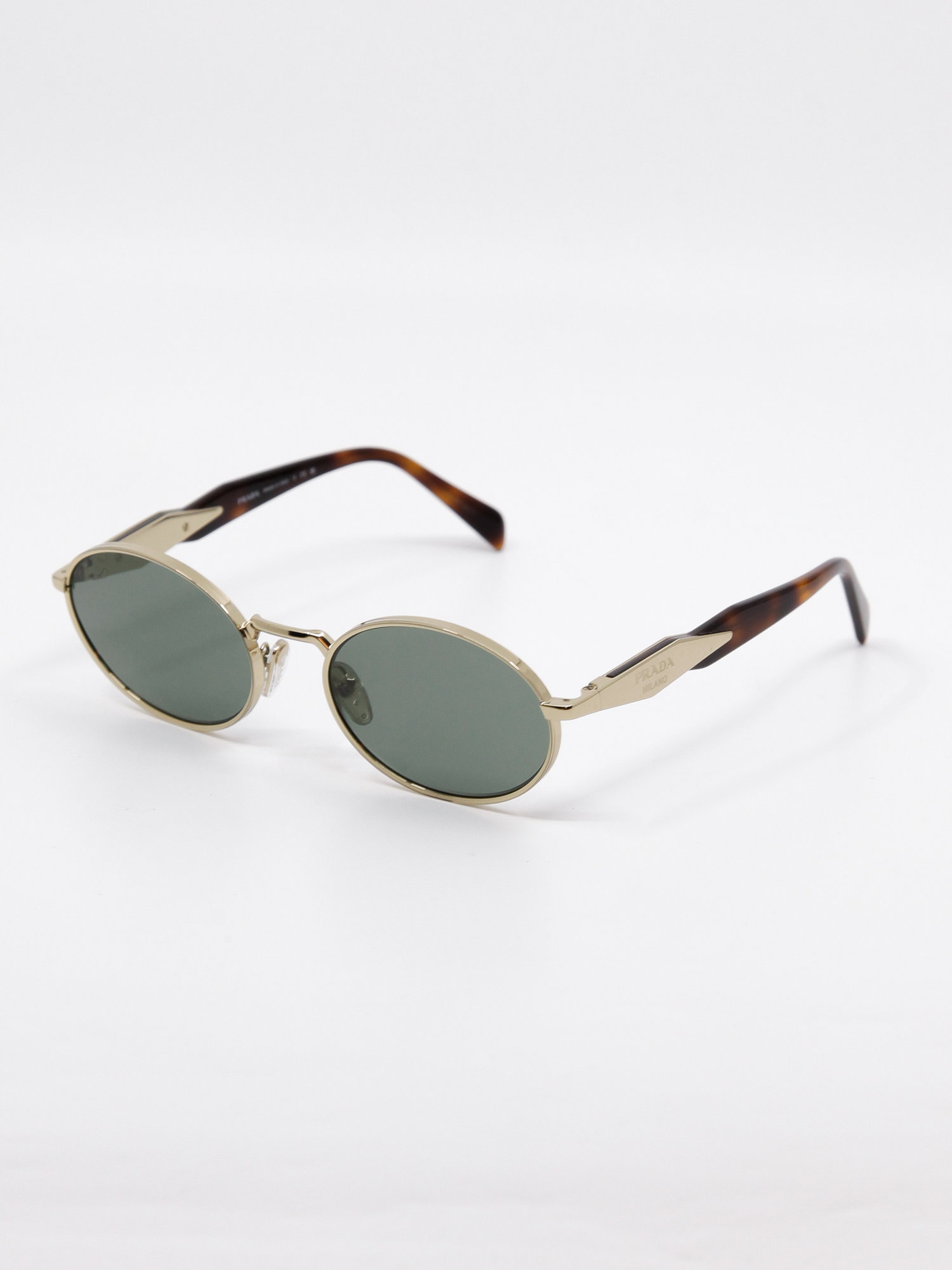 Oval metallsolbrille i gull med grønne solbrilleglass