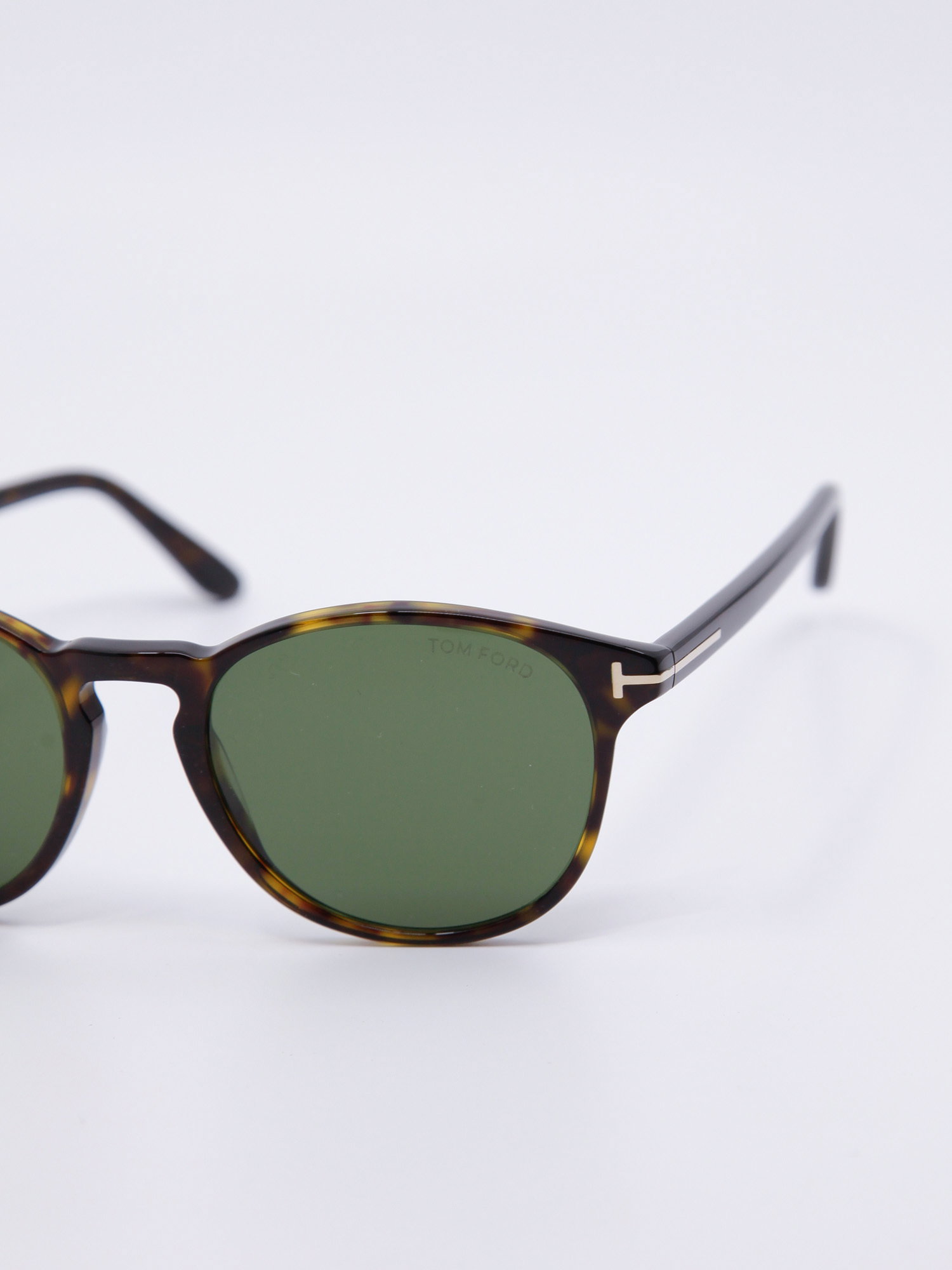 Rund solbrille i brun med grønne solbrilleglass