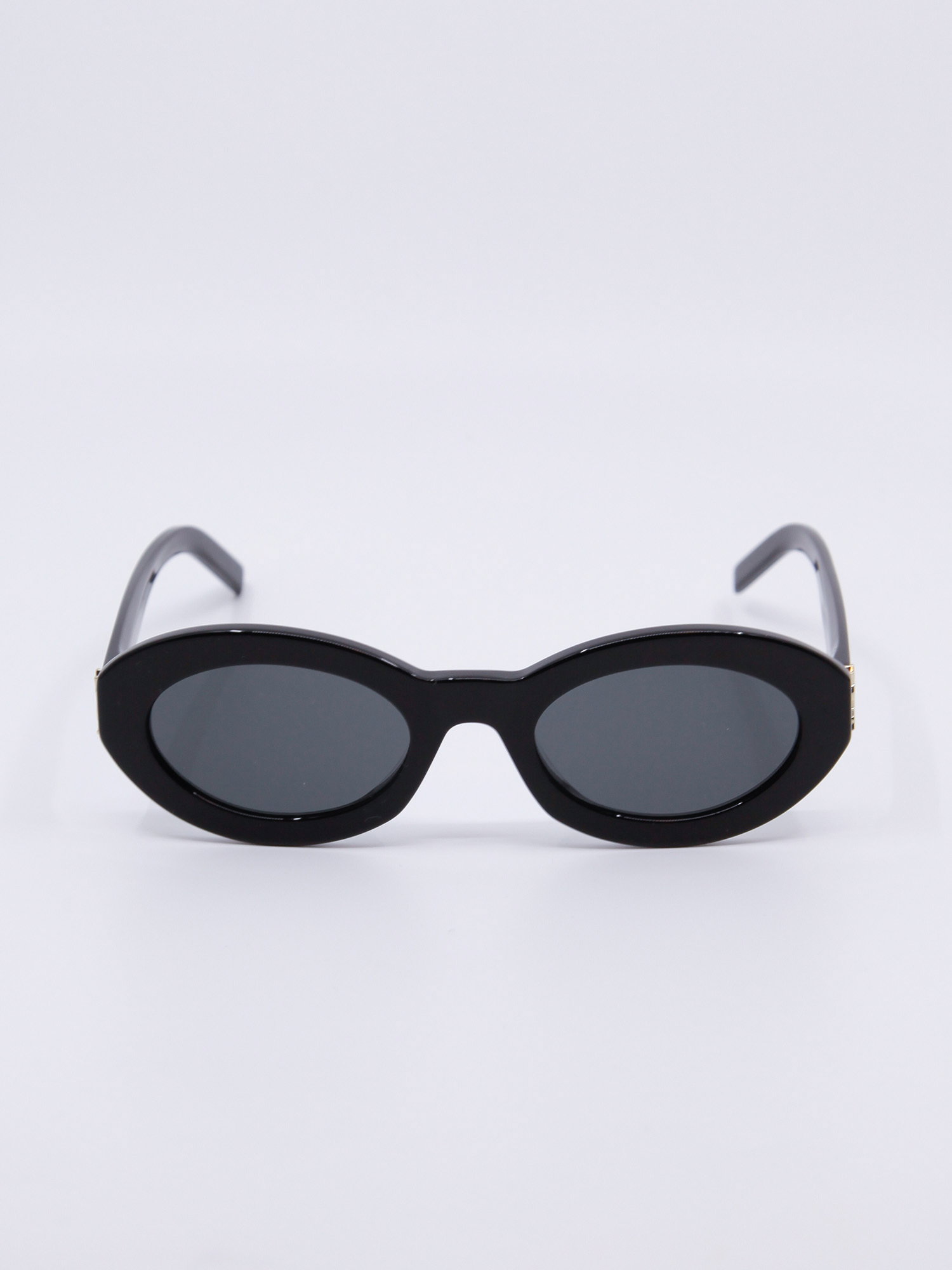 Oval solbrille i svart