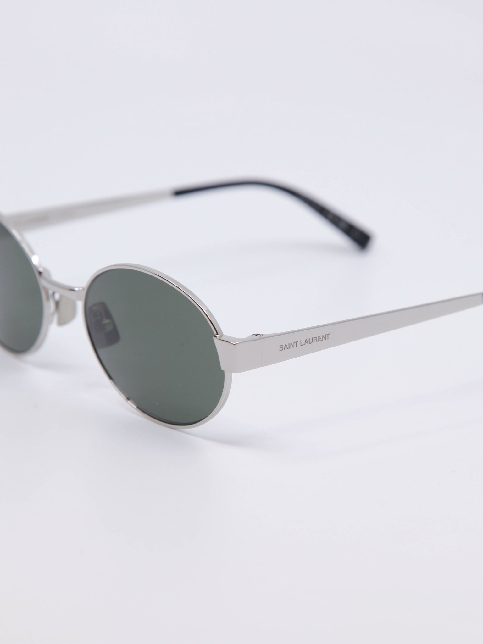 Oval metallsolbrille i sølv