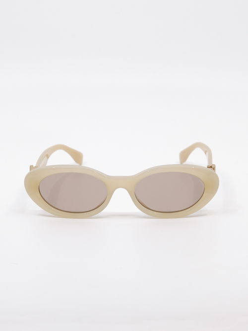 Solbrille i ebige med lyse beige glass