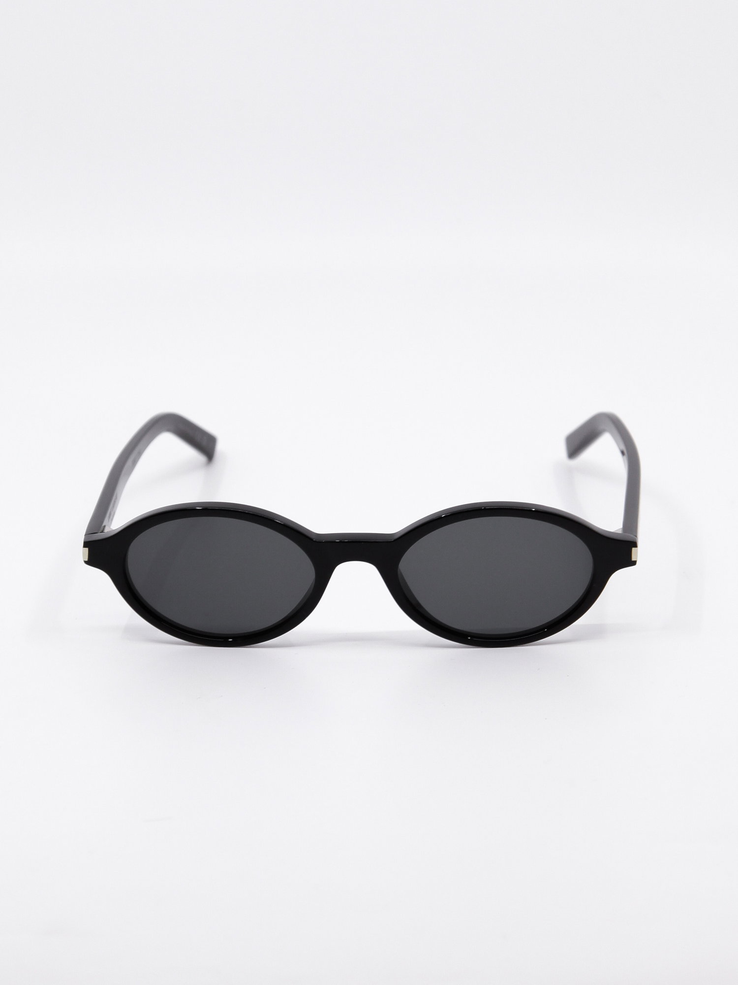 Oval solbrille i svart