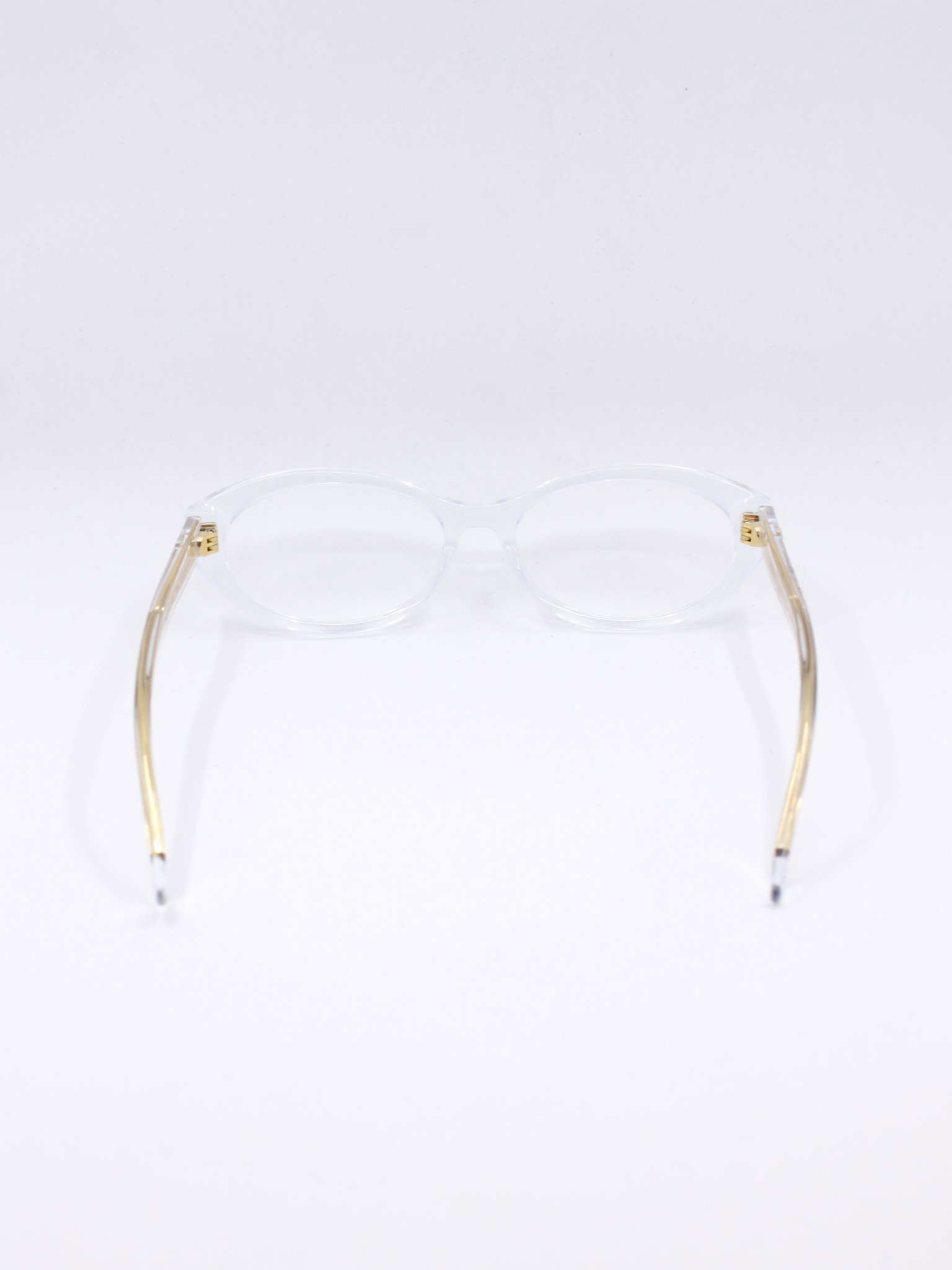 Transparent innfatning med oval fasong ¨