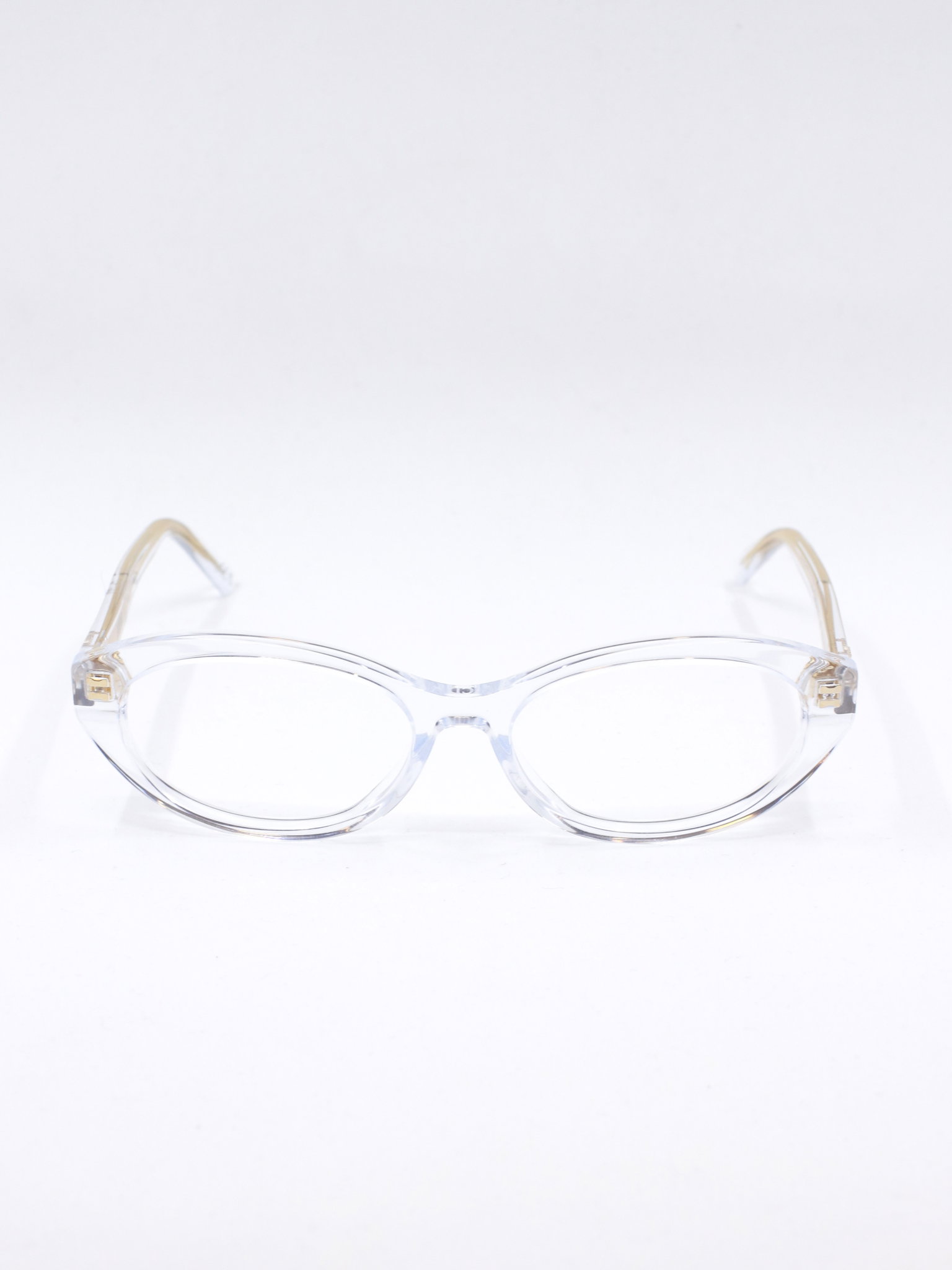 Transparent innfatning med oval fasong