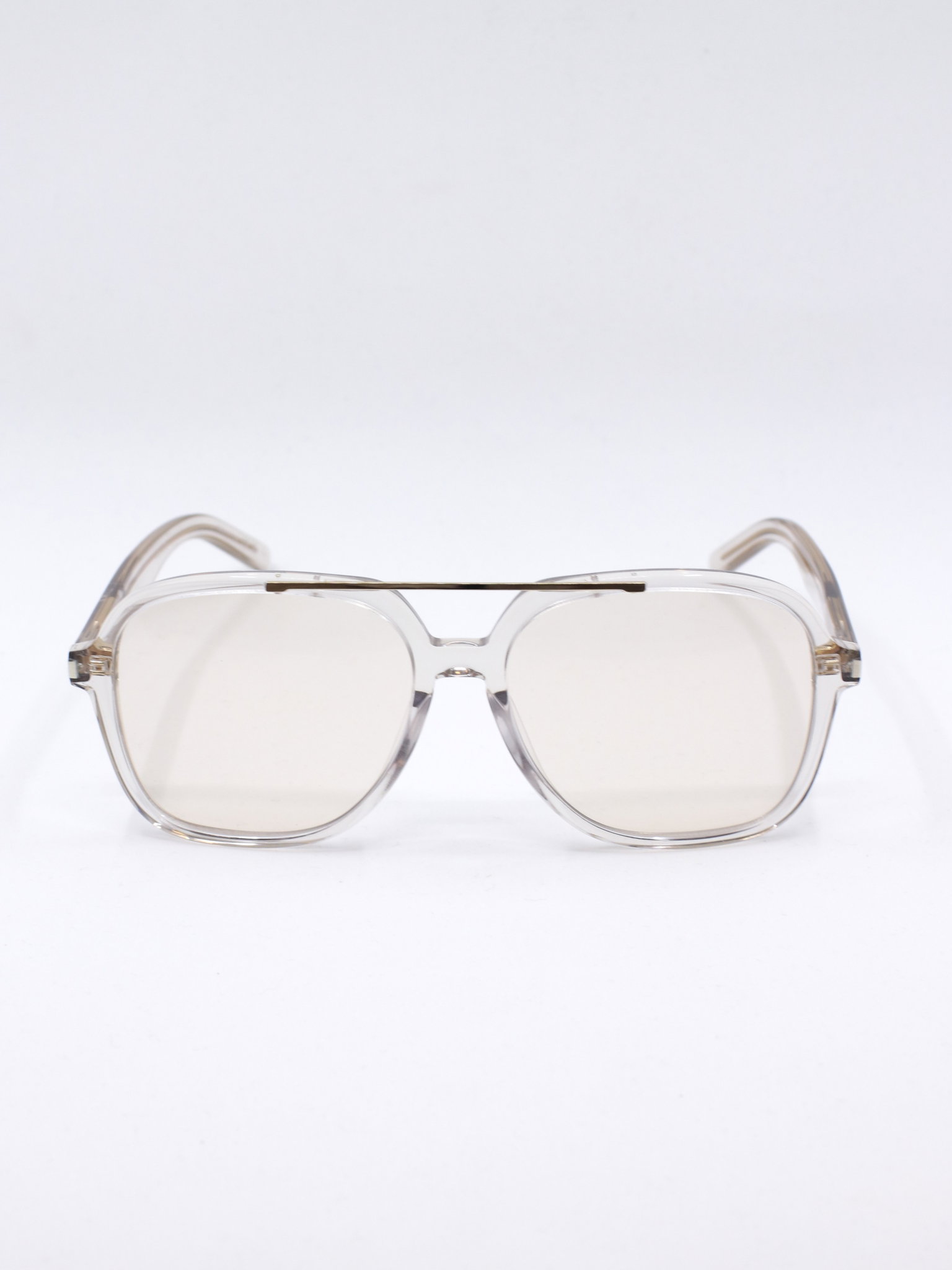 Pilotinnfatning i lys beige transparent med dobbel nesebro