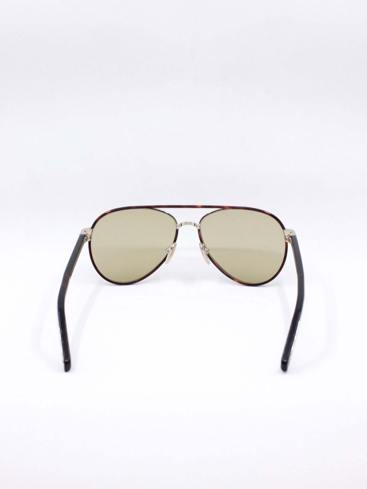 Pilotsolbrille med gule glass og brun ramme