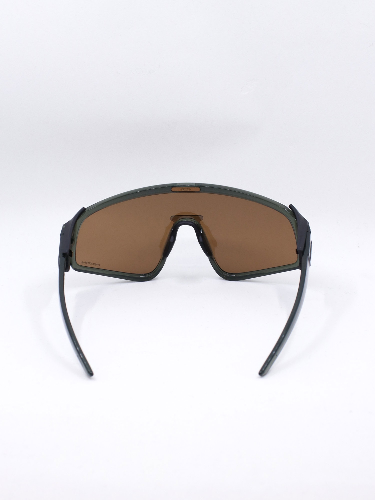 Sportsbrille med grønn ramme og brune glass