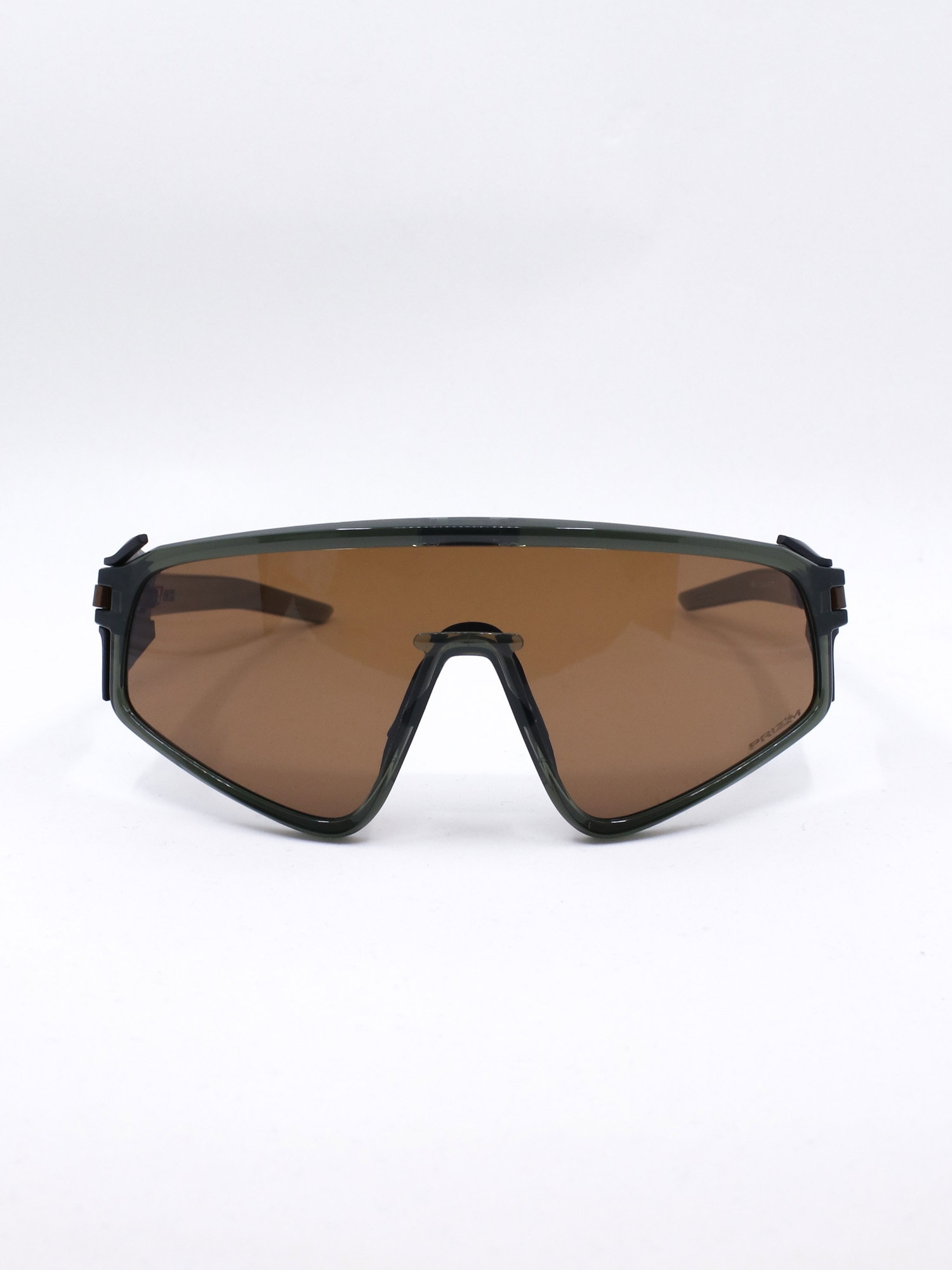 Sportsbrille med grønn ramme og brune glass