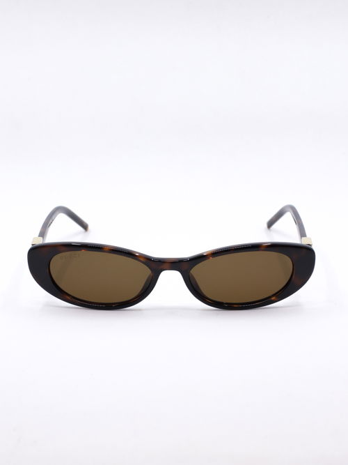 Smal brun solbrille med avrundet cateyefasong