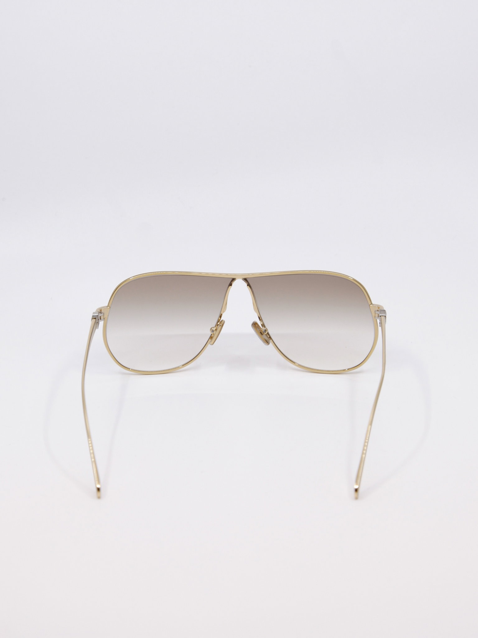 Pilotsolbrille i metall med graderte glass