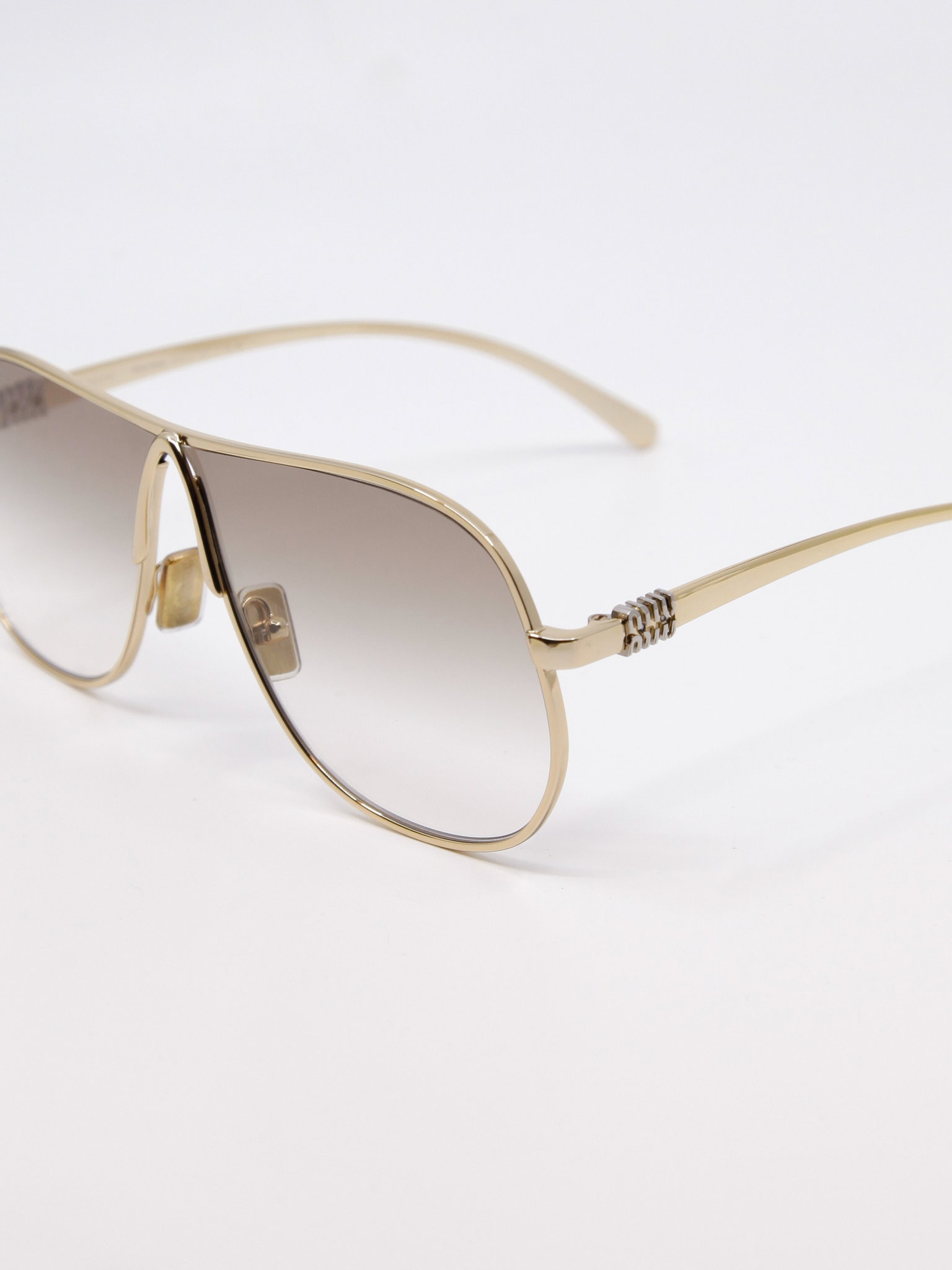 Pilotsolbrille i metall med graderte glass