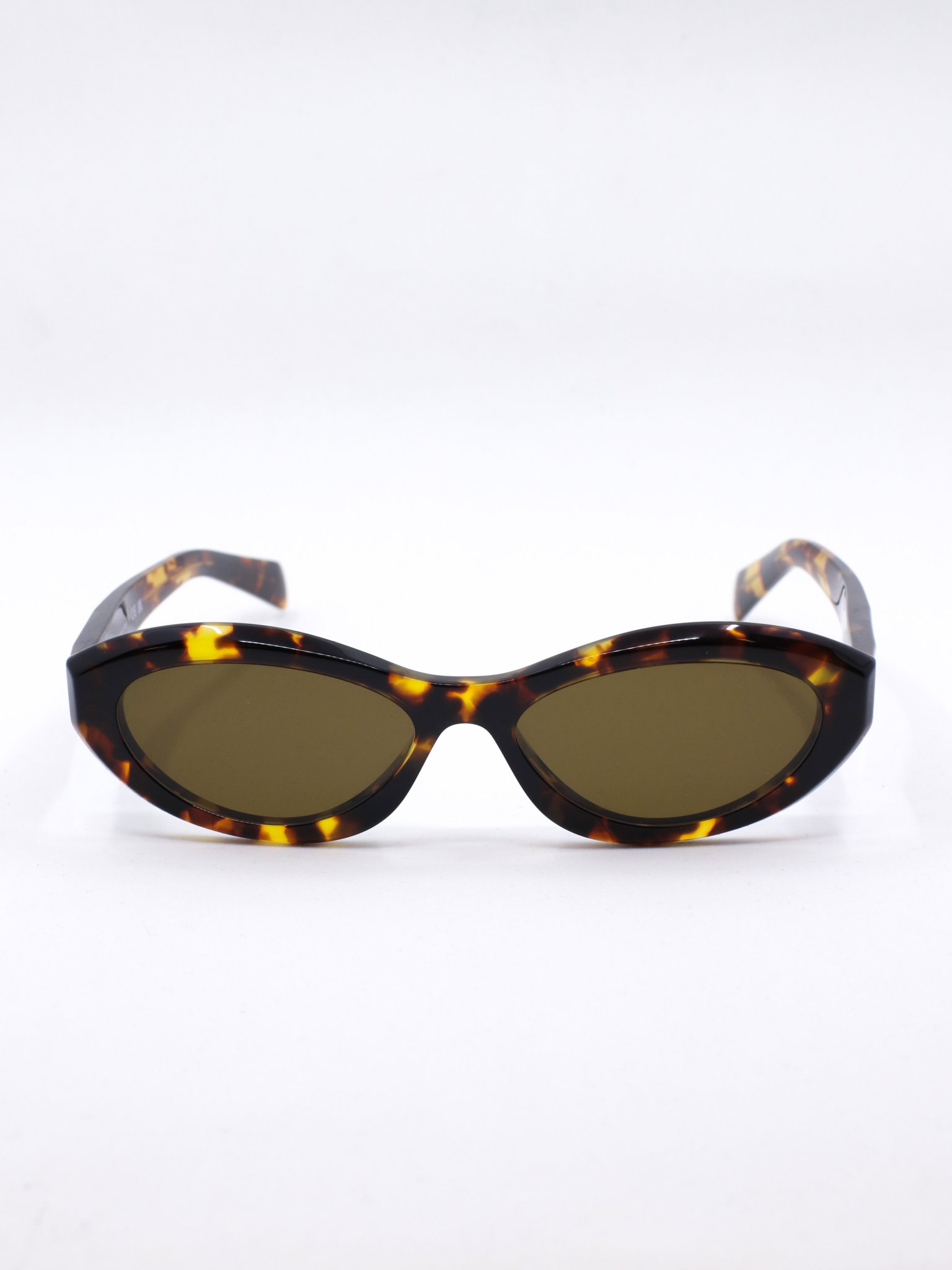 Smal og brun cateye solbrille
