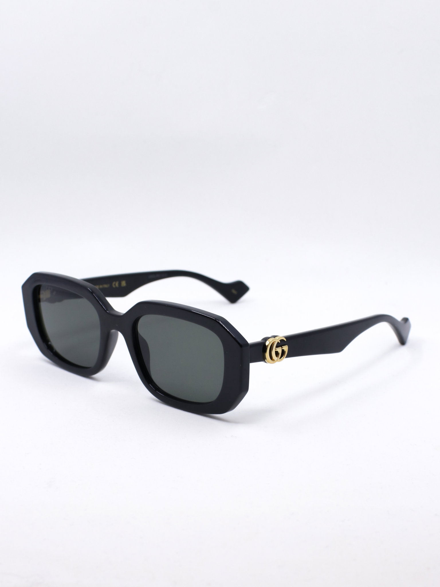 Flerkantet solbrille i svart