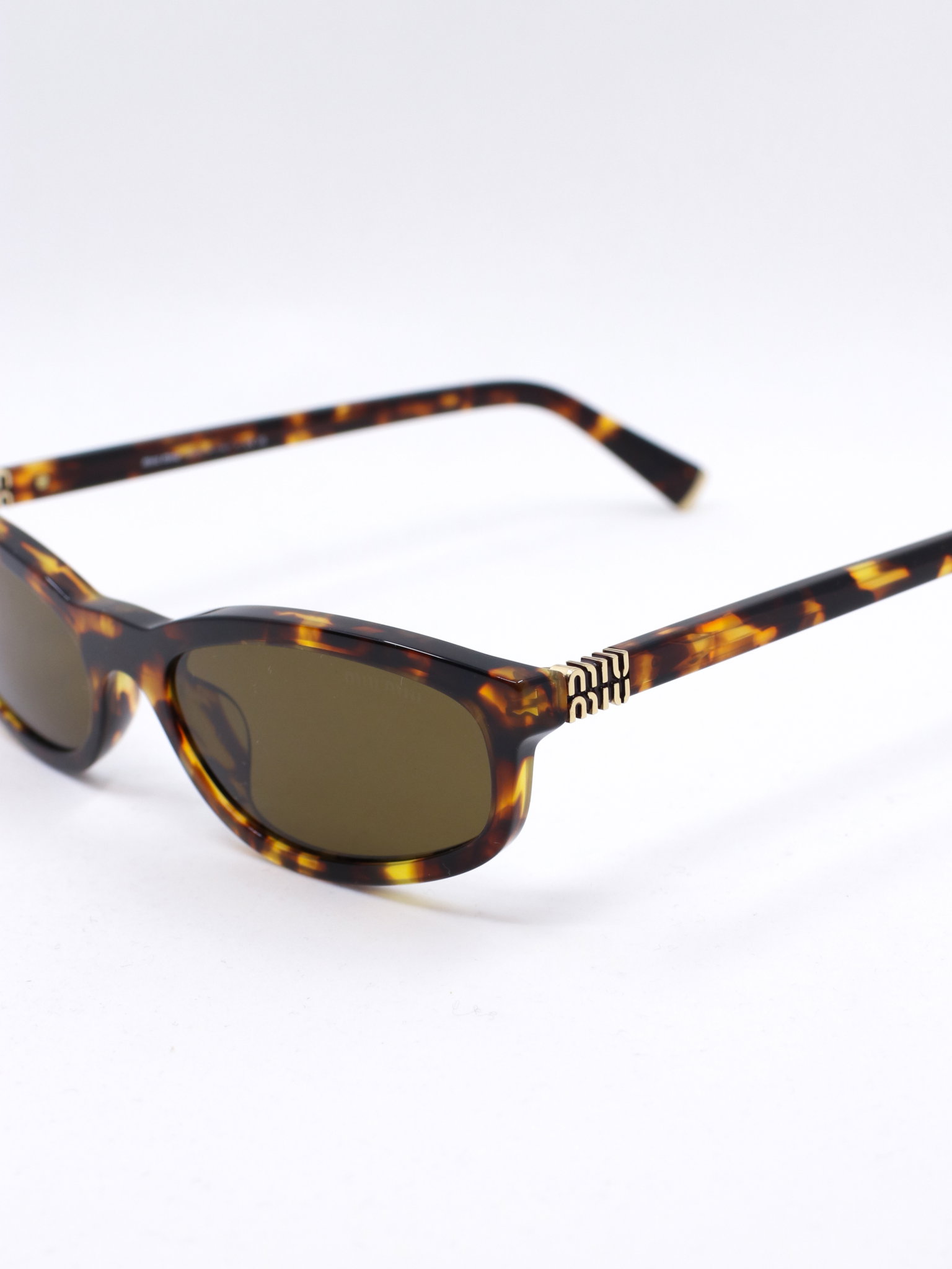 Solbrille i brun