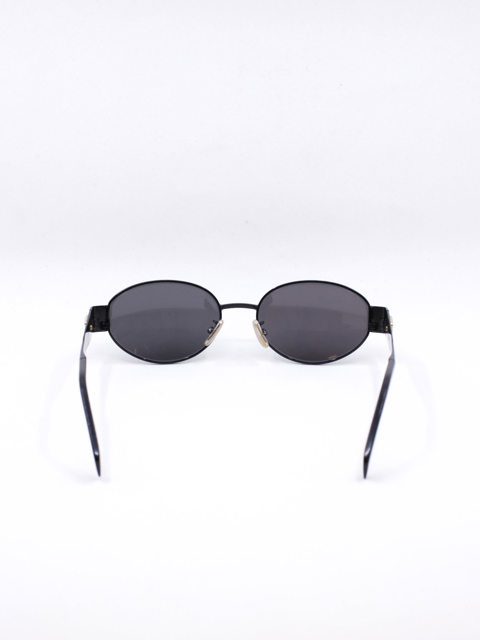 Oval svart metallsolbrille
