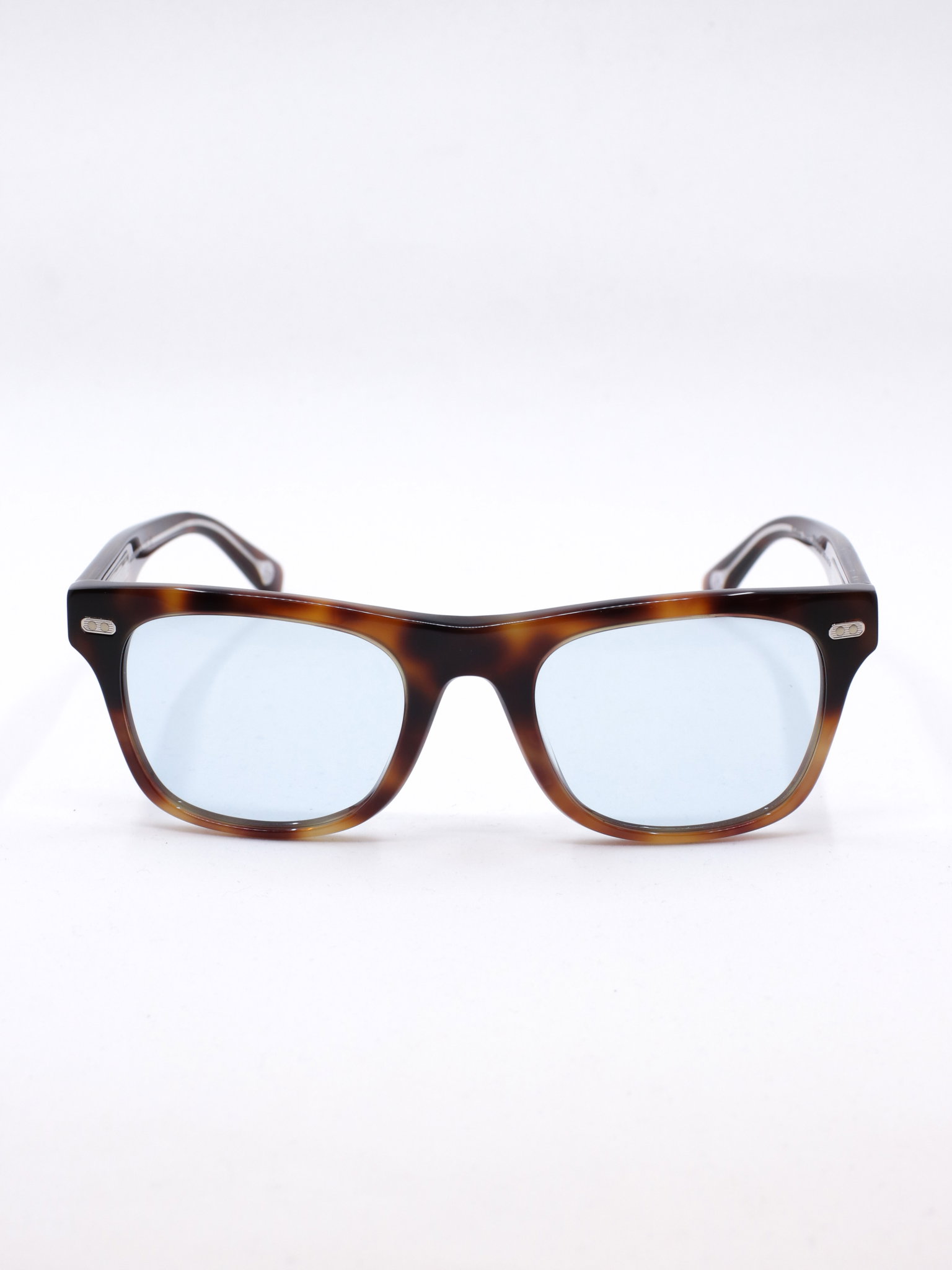 Solbrille med brun ramme og blå glass