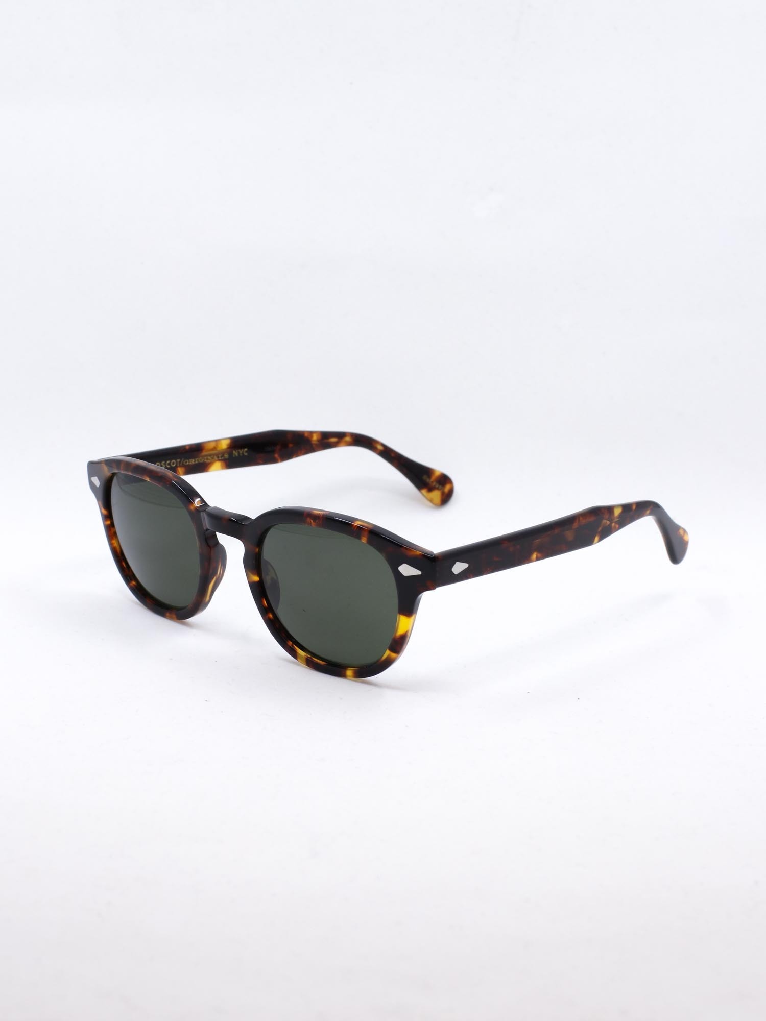 Solbrille i brun farge