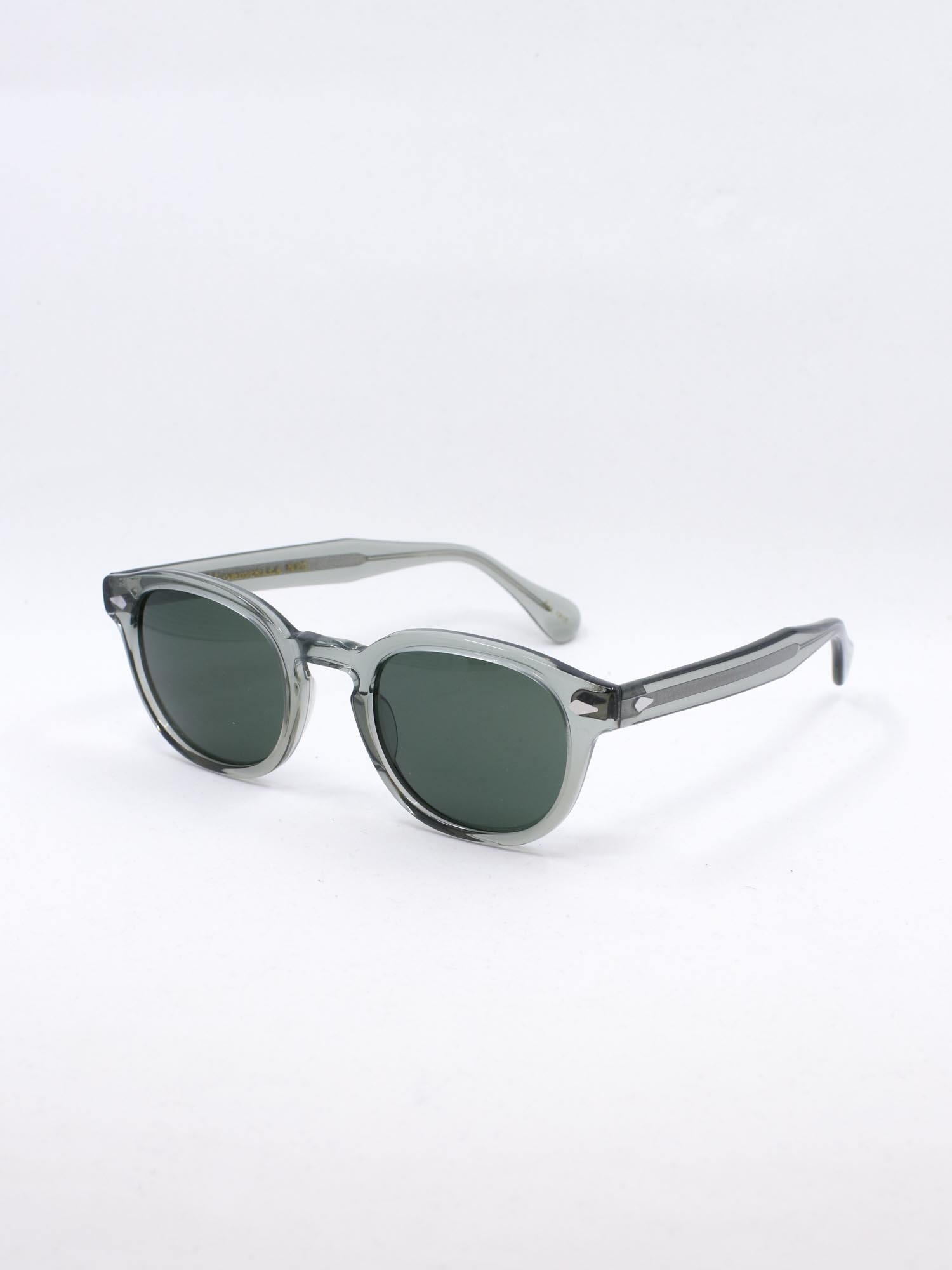 Avrundet solbrille i grønn
