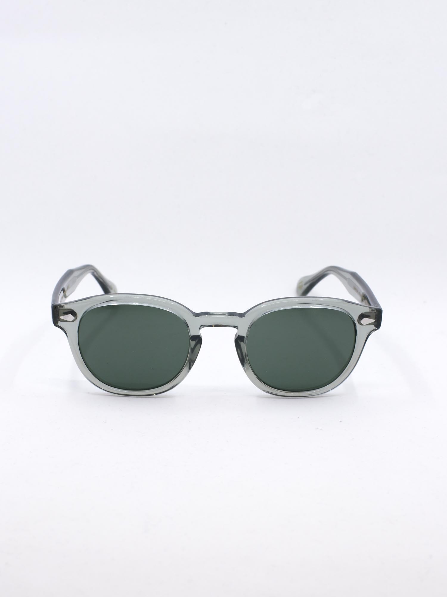 Avrundet solbrille i grønn