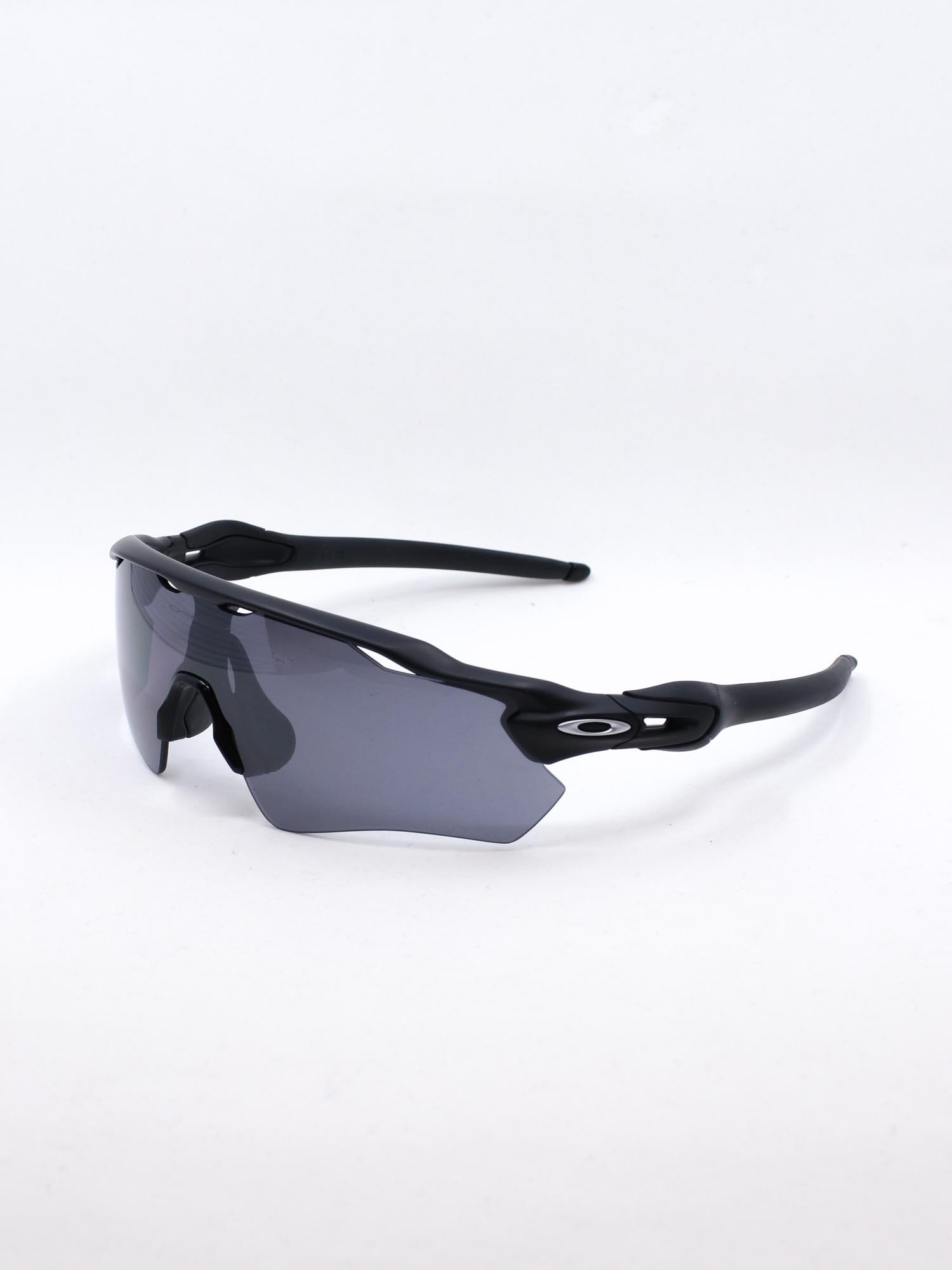 Sportssolbrille i svart