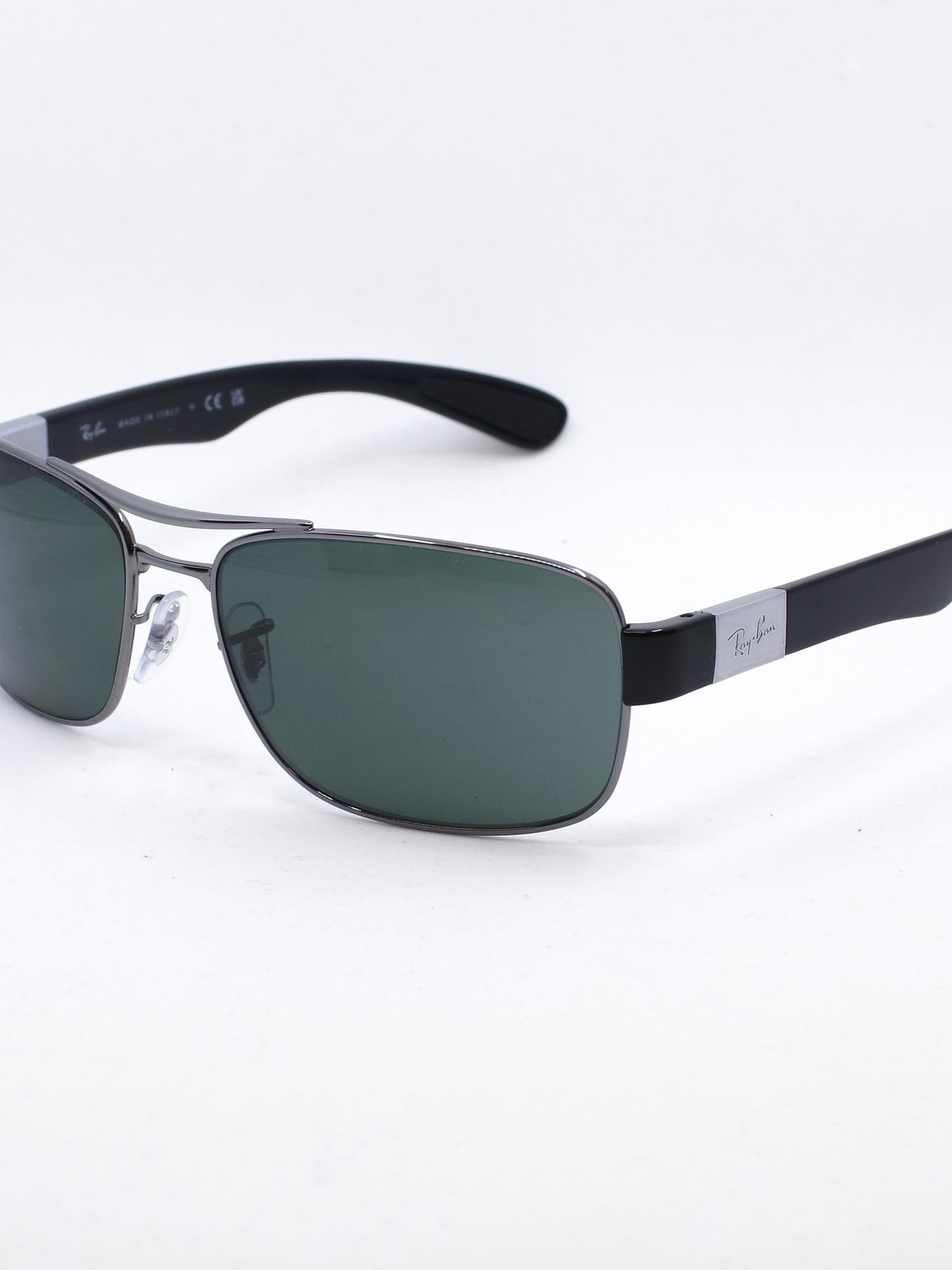 Solbrille i metall med grønne glass