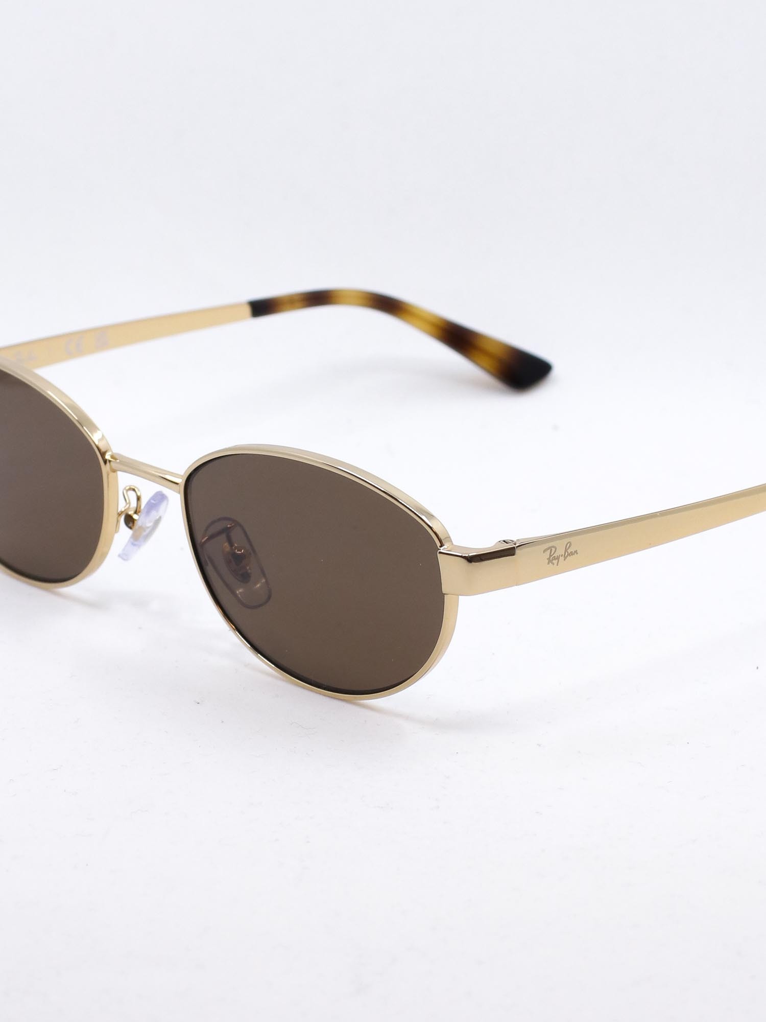 Solbrille i metall med brunt glass