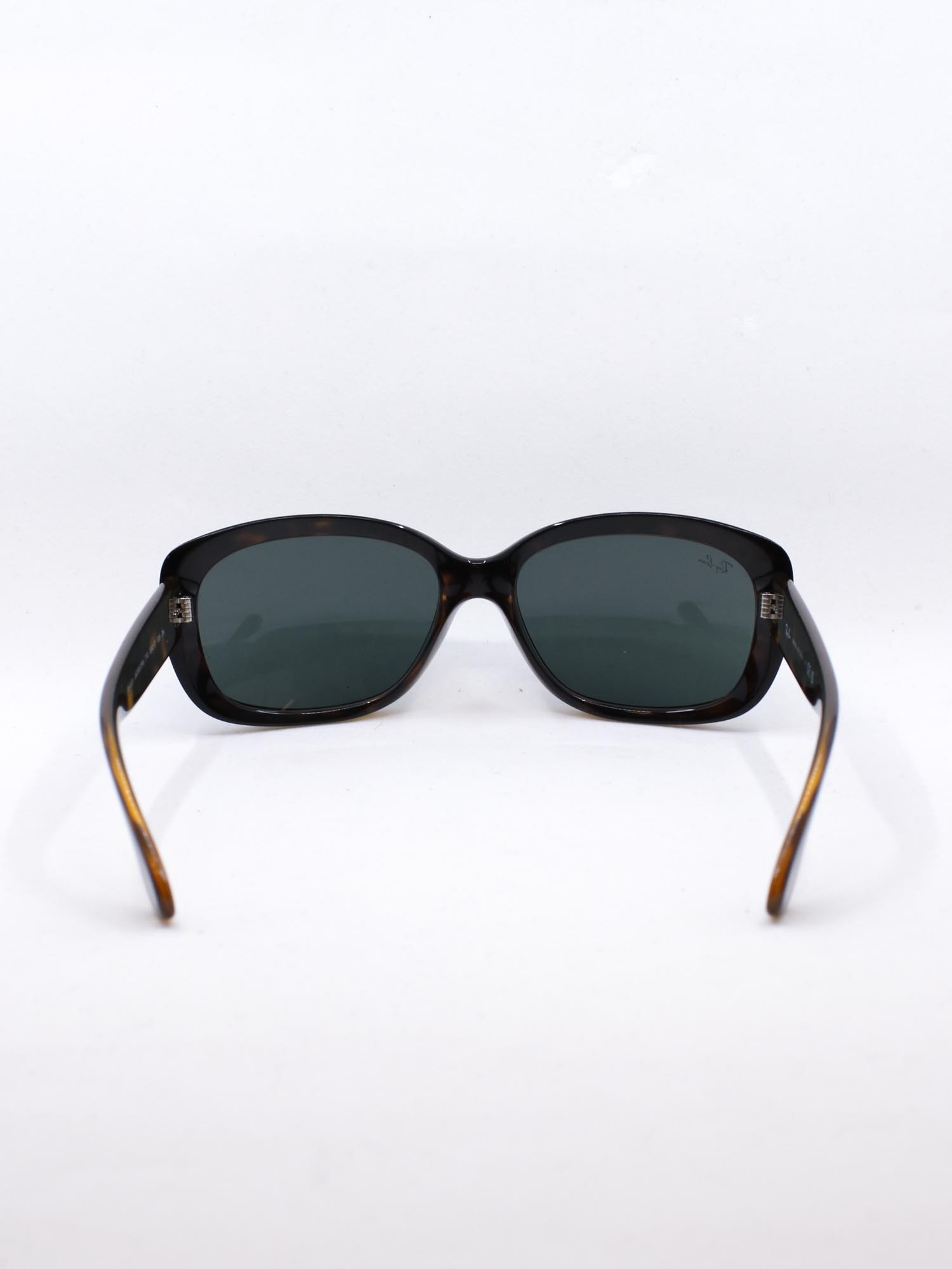 Solbrille i brun farge