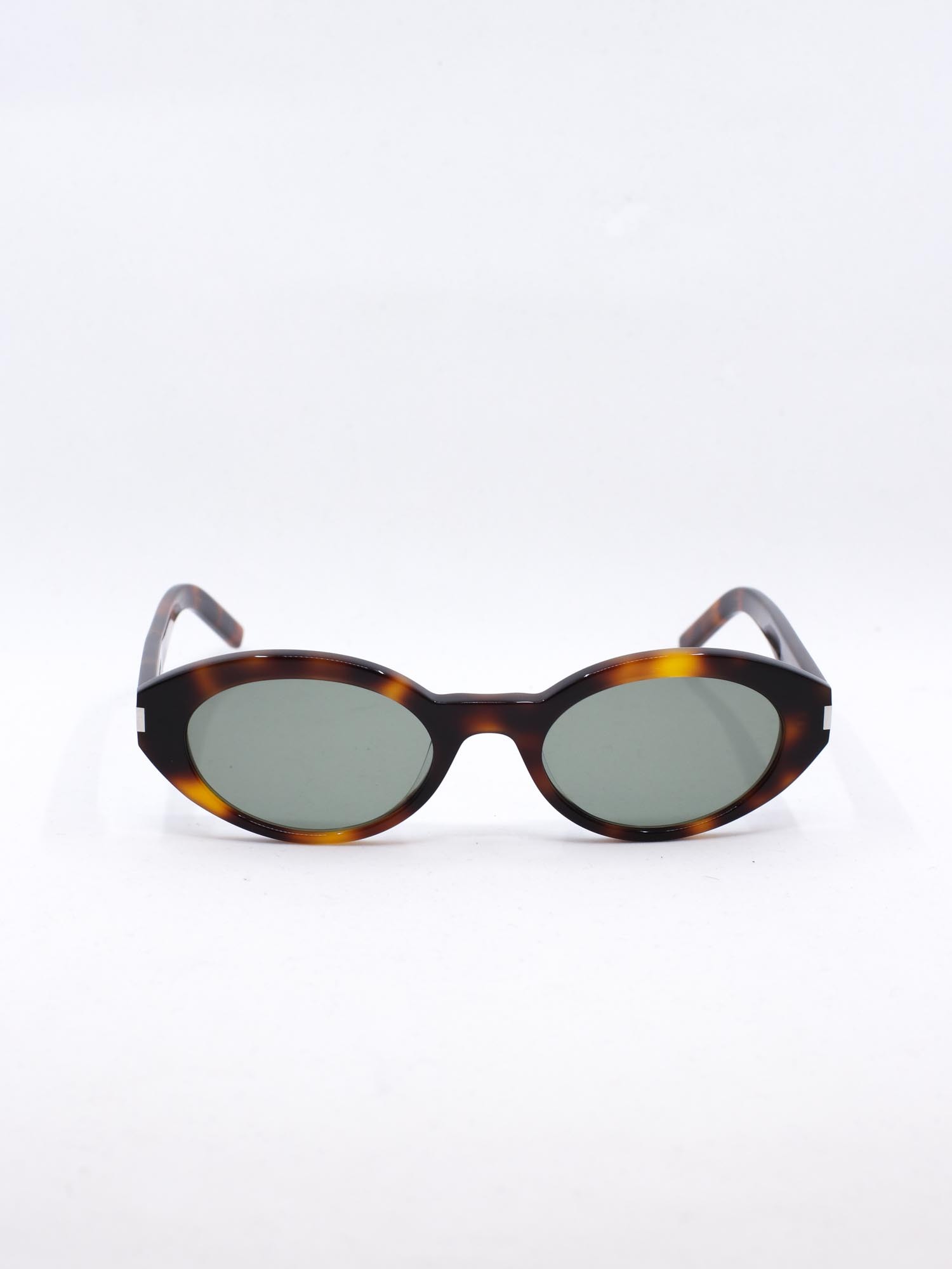 Oval solbrille i brun farge