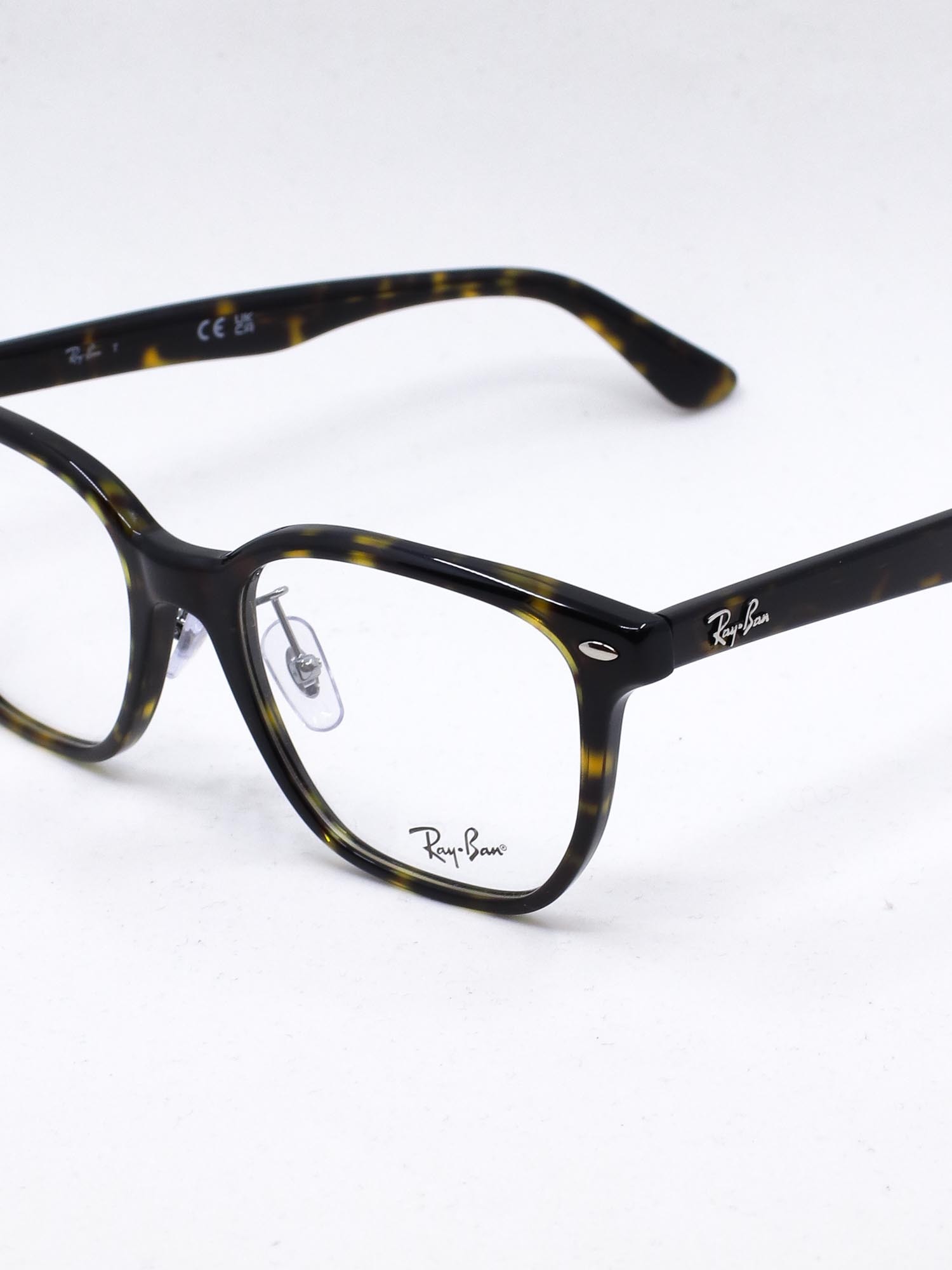 run innfatning fra Ray-ban med neseputer