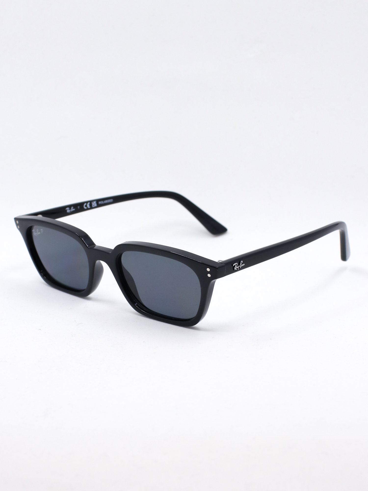 Svart solbrille med klassisk design