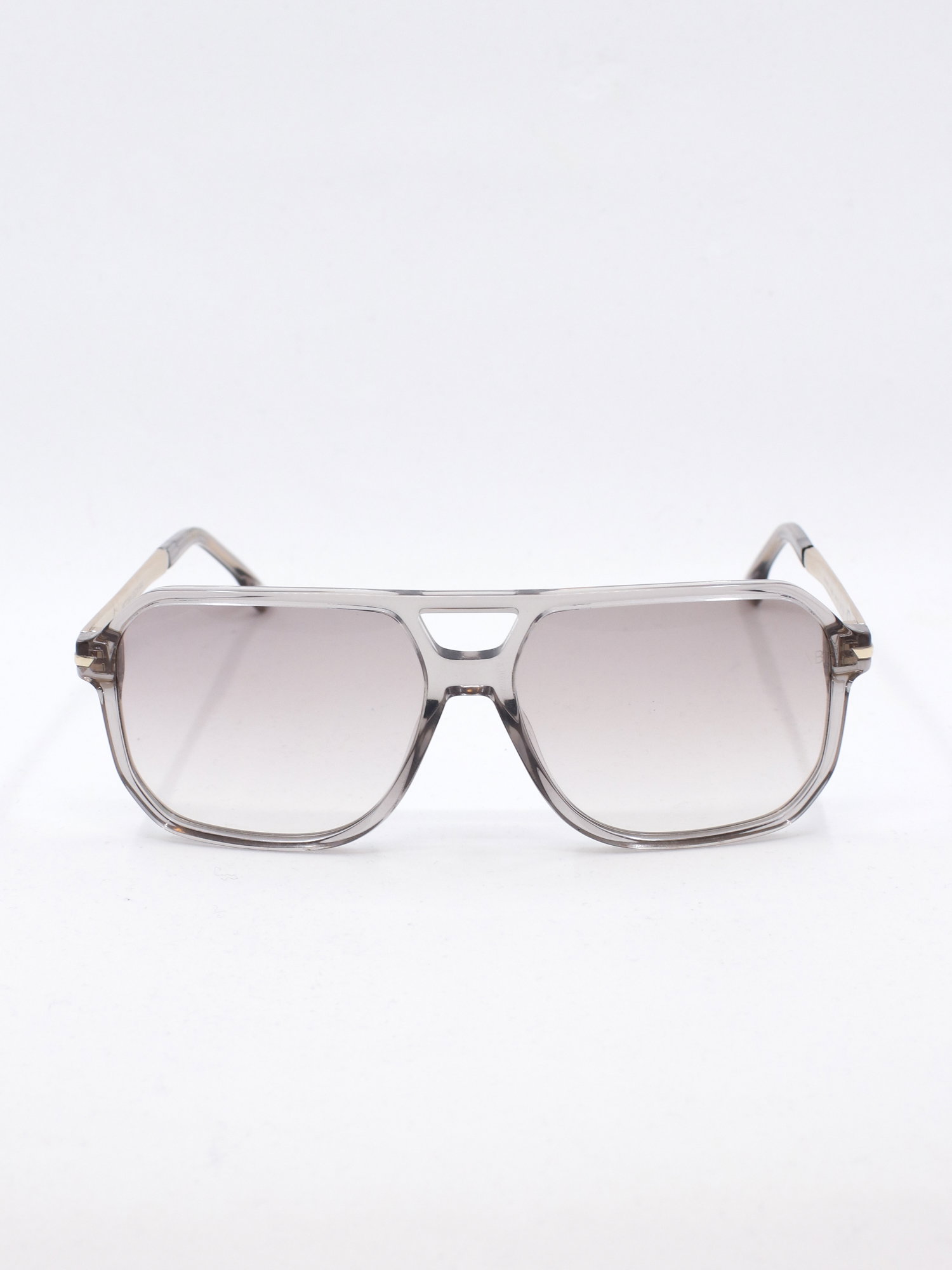 Pilotsolbrille med beige ramme og lyse glass