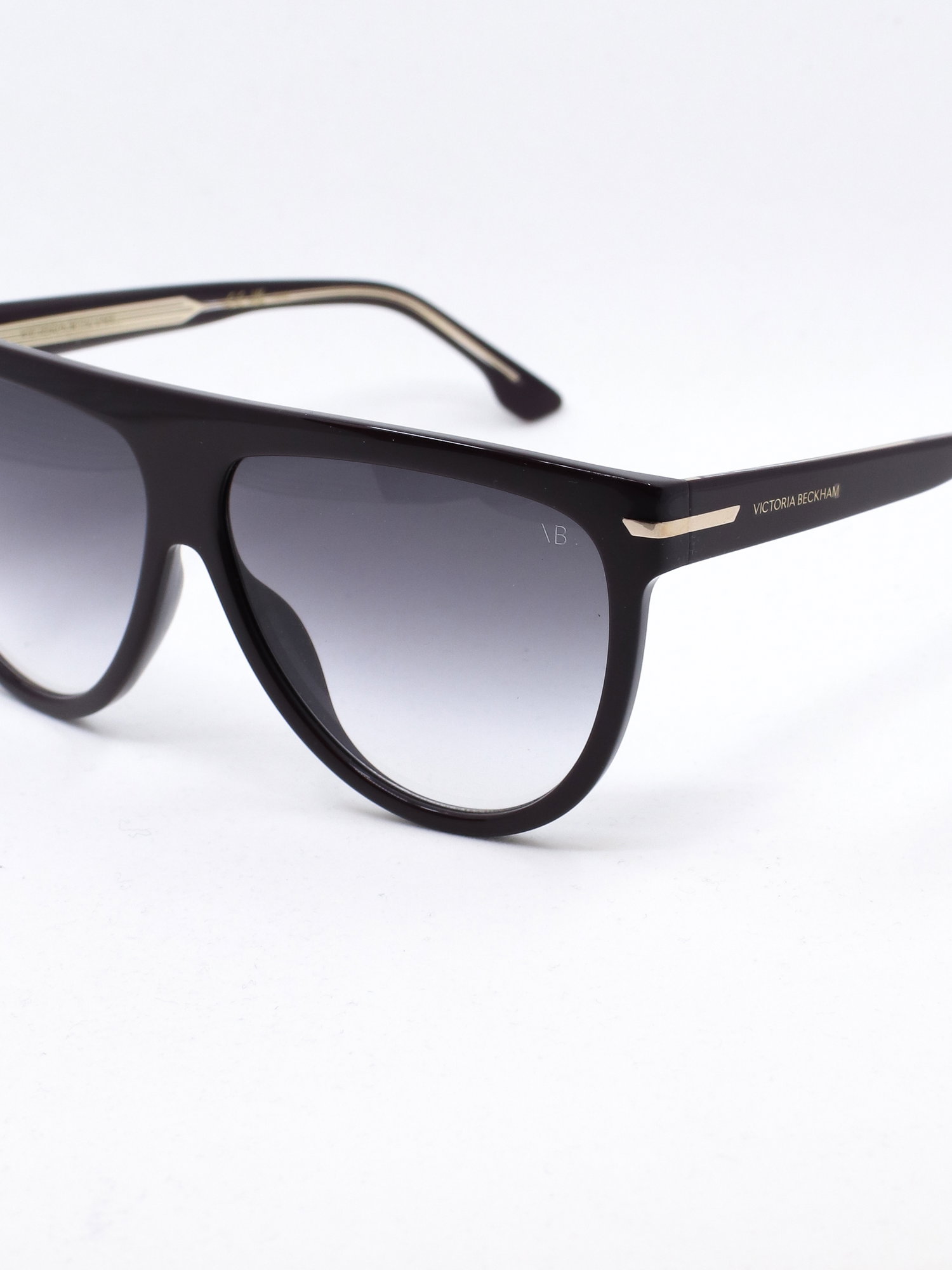 Svart oversized solbrille med blå graderte solbrilleglass