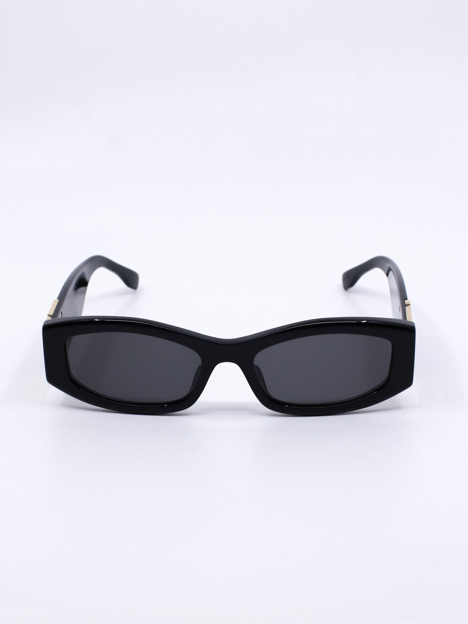 Smal solbrille i svart