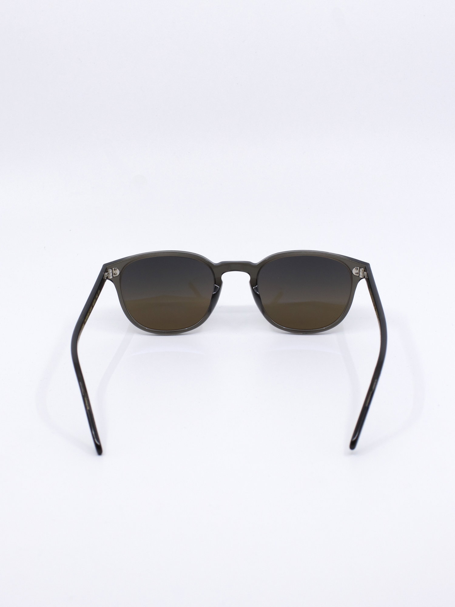 Brun rund solbrille med brune graderte solbrilleglass