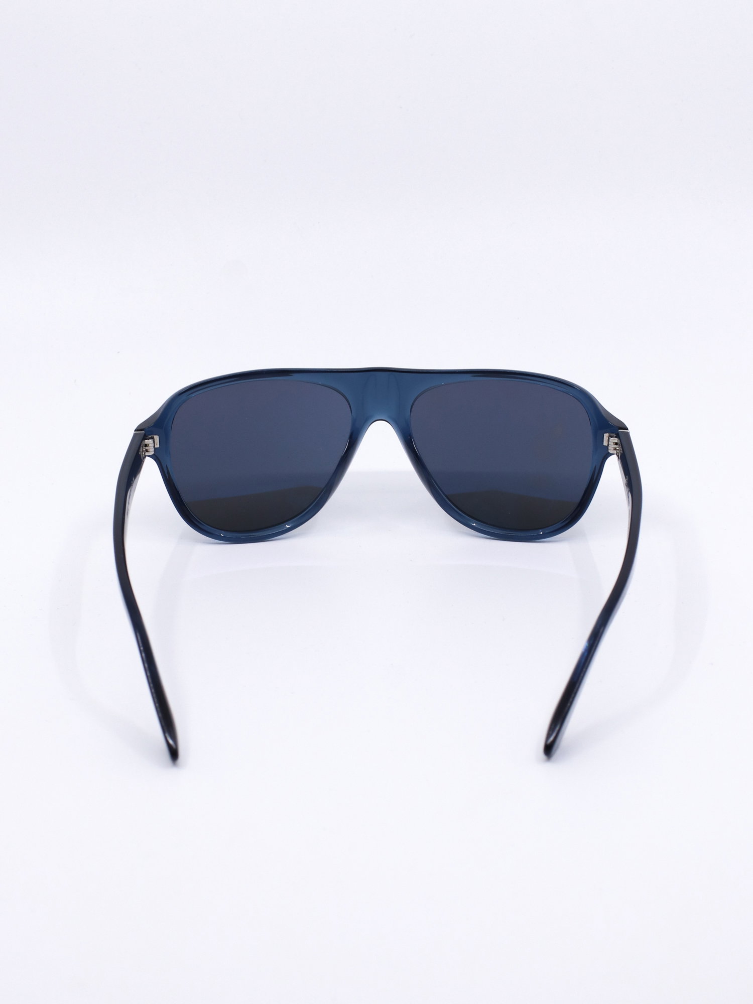 Pilotsolbrille med blå ramme og grå solbrilleglass