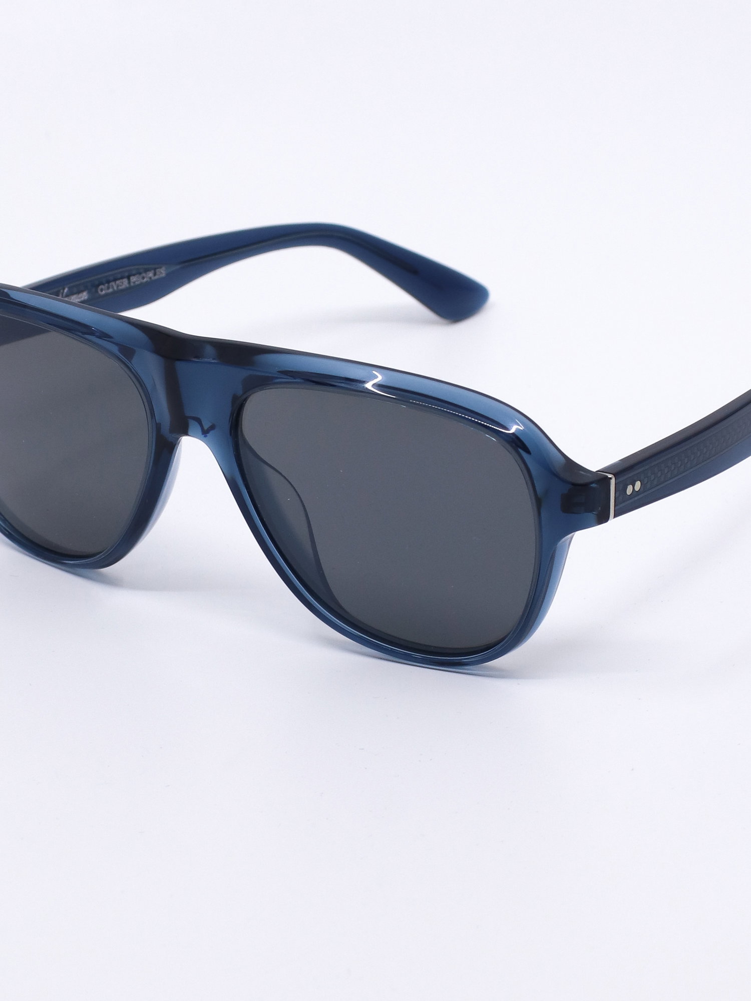 Pilotsolbrille med blå ramme og grå solbrilleglass