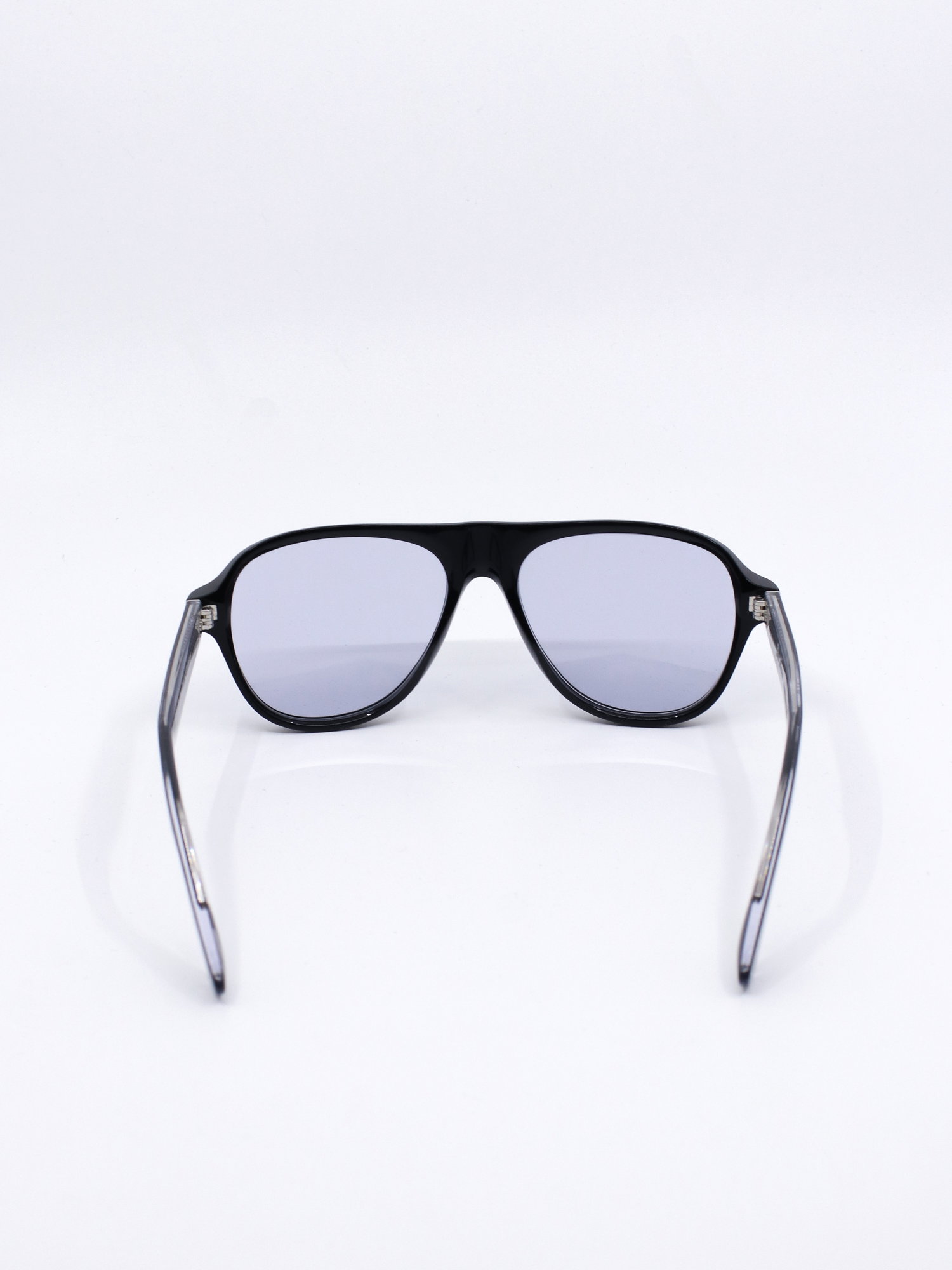 Svart pilotsolbrille med blå ramme