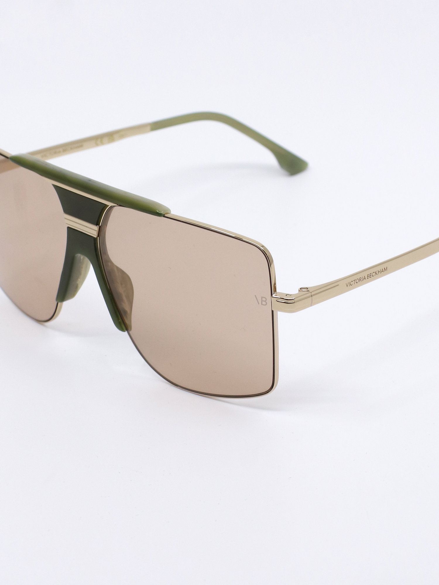 Pilotsolbrille med beige glass og grønn ramme