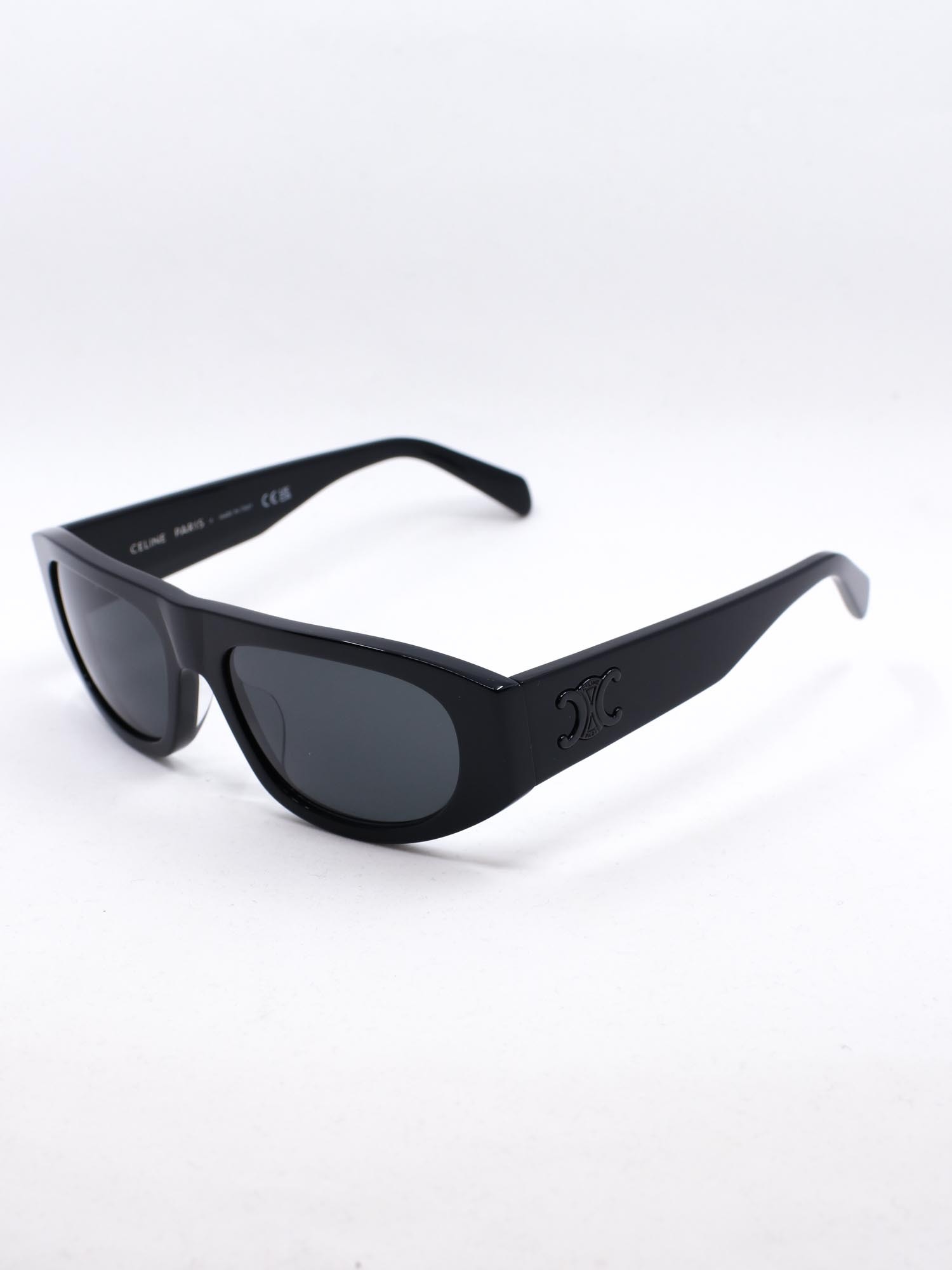 Solbrille i svart farge