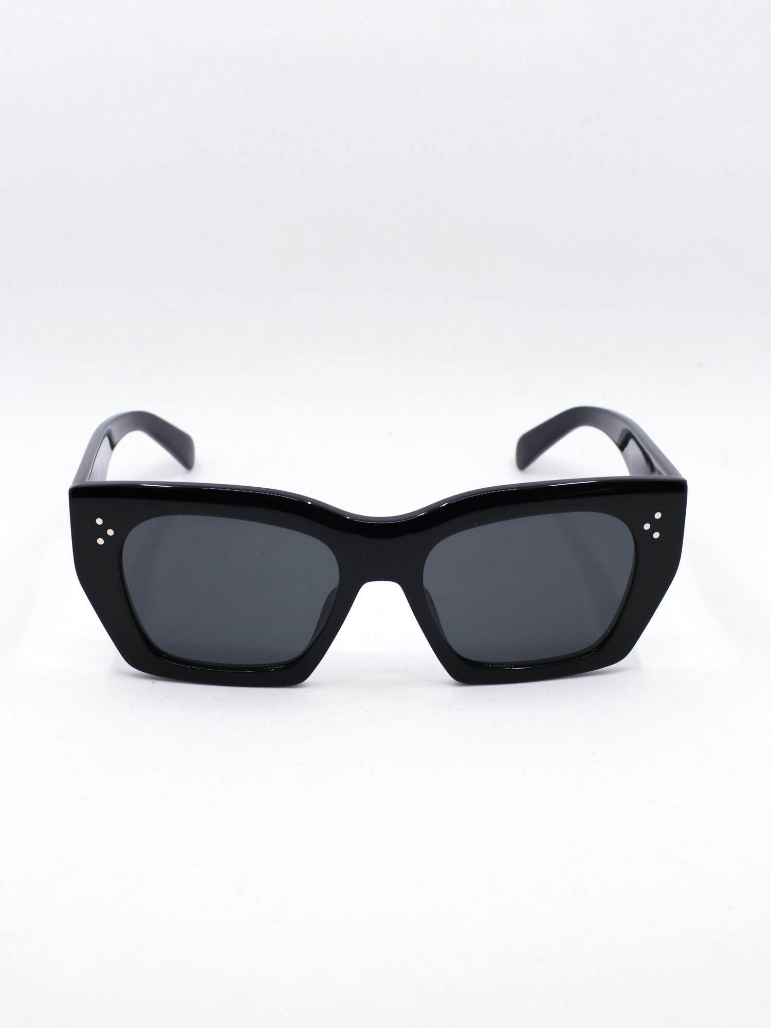 Solbrille i svart farge