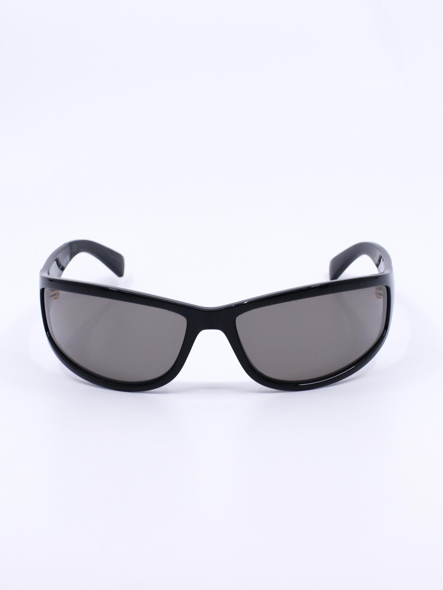 Smal solbrille med svart ramme og grå solbrilleglass