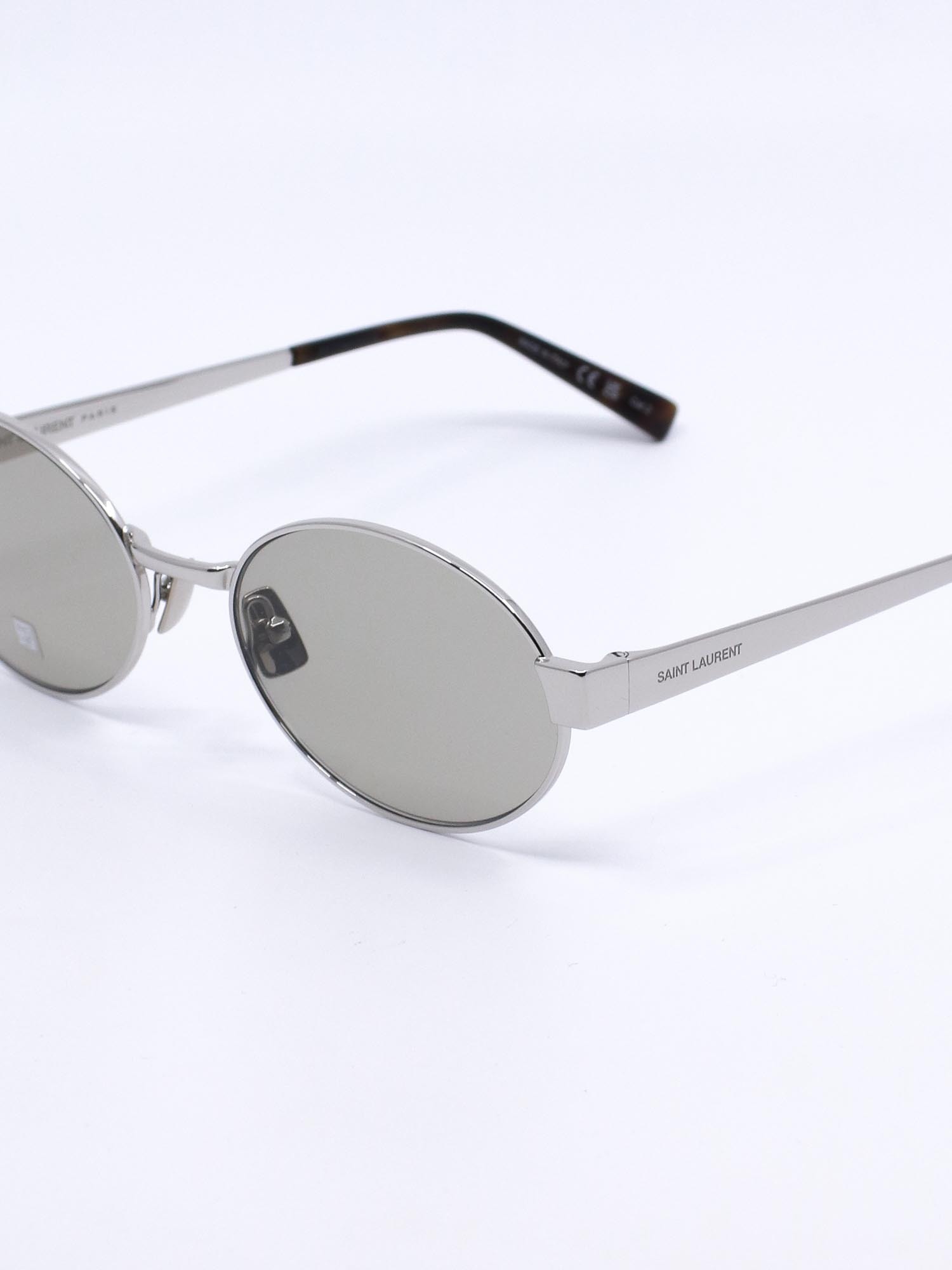 Metallsolbrille i sølv med oval fasong